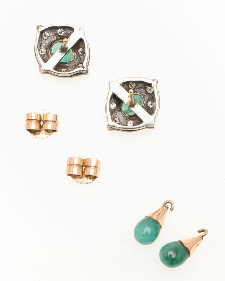 A PAIR OF EMERALD AND DIAMOND STUD EARRINGS. - Image 3 of 3