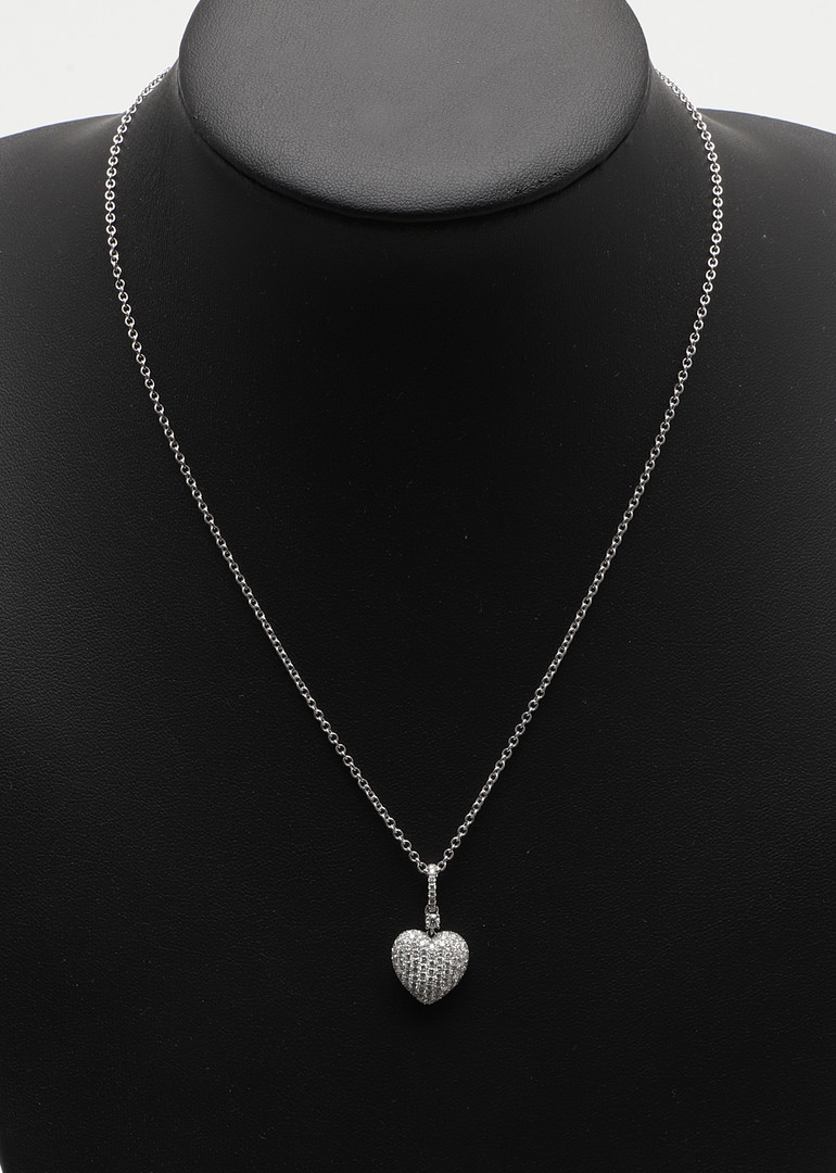 A DIAMOND HEART SHAPED PENDANT. - Image 2 of 3