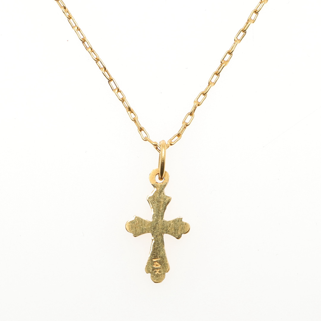 A 14CT GOLD CRUCIFORM PENDANT. - Image 3 of 3
