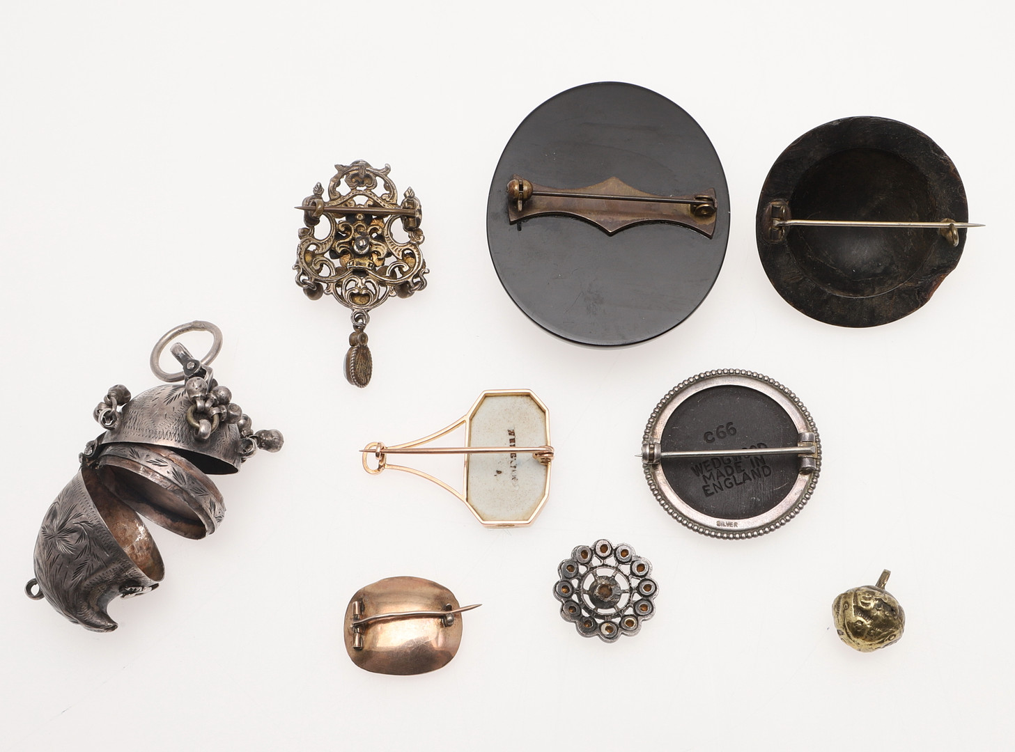 A QUANTITY OF JEWELLERY. - Image 2 of 2