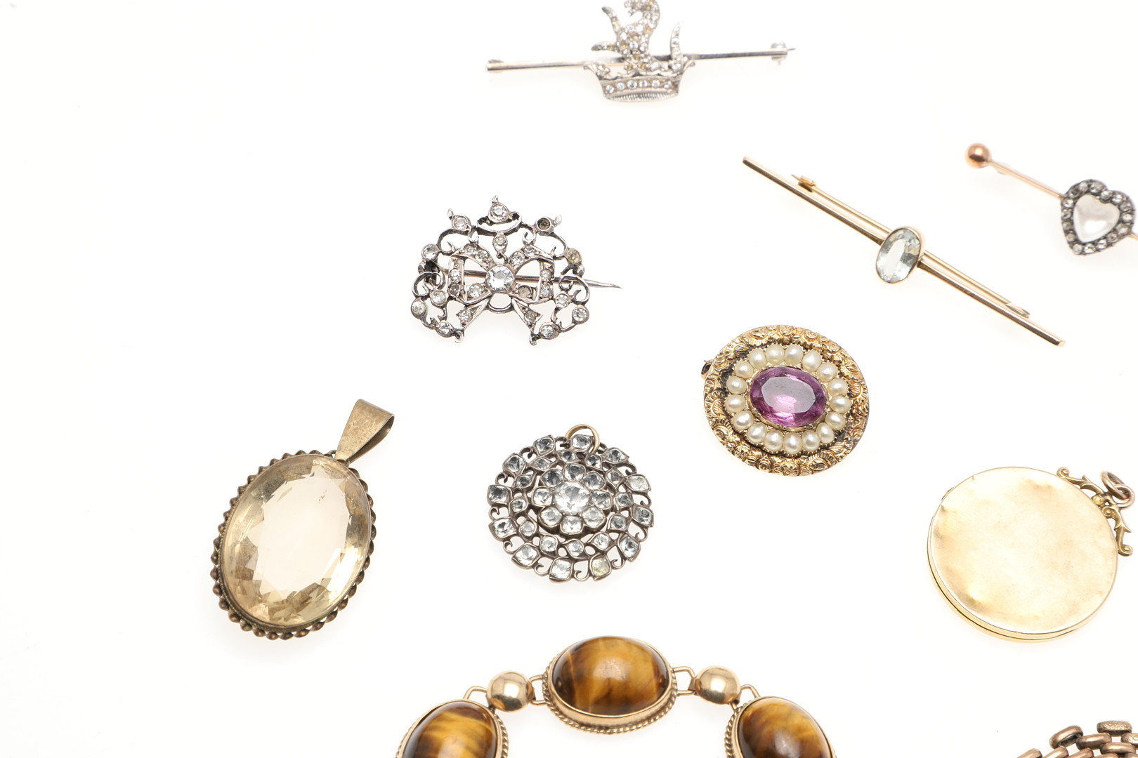 A QUANTITY OF JEWELLERY. - Image 7 of 9
