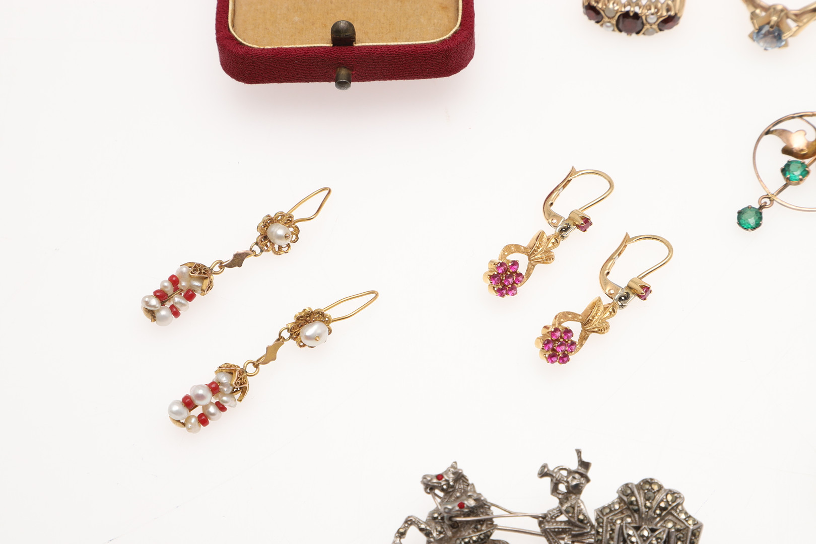 A QUANTITY OF JEWELLERY. - Image 10 of 15