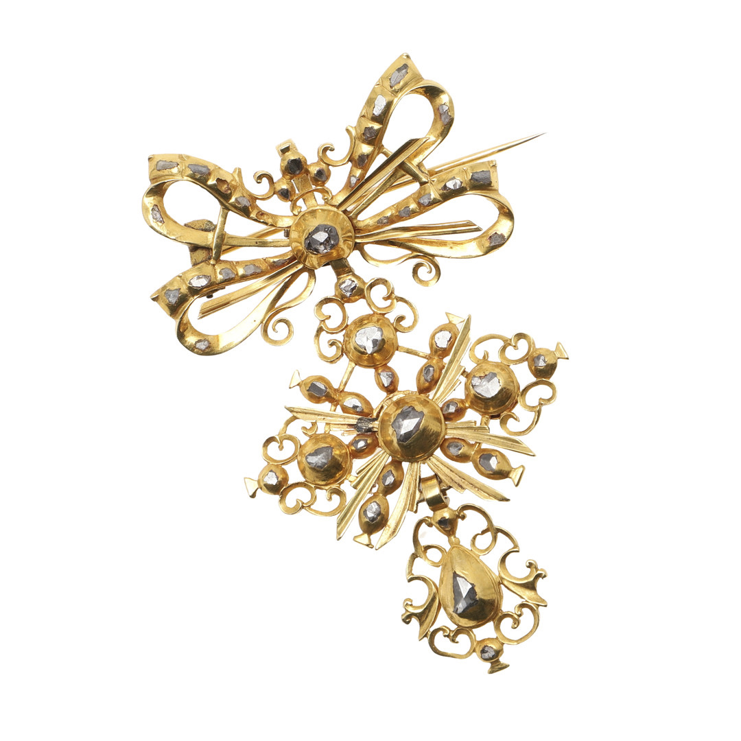 A 19TH CENTURY GOLD AND DIAMOND BROOCH PENDANT.