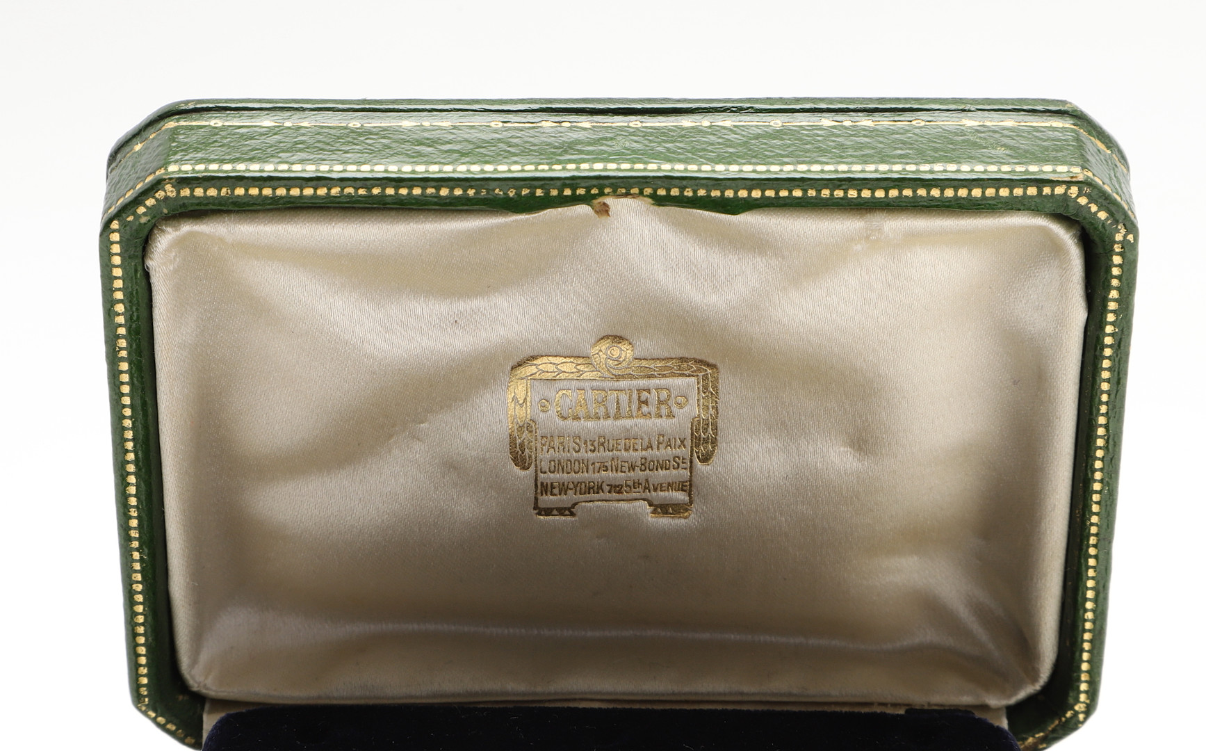 AN ANTIQUE GREEN LEATHER BOX BY CARTIER. - Image 4 of 5