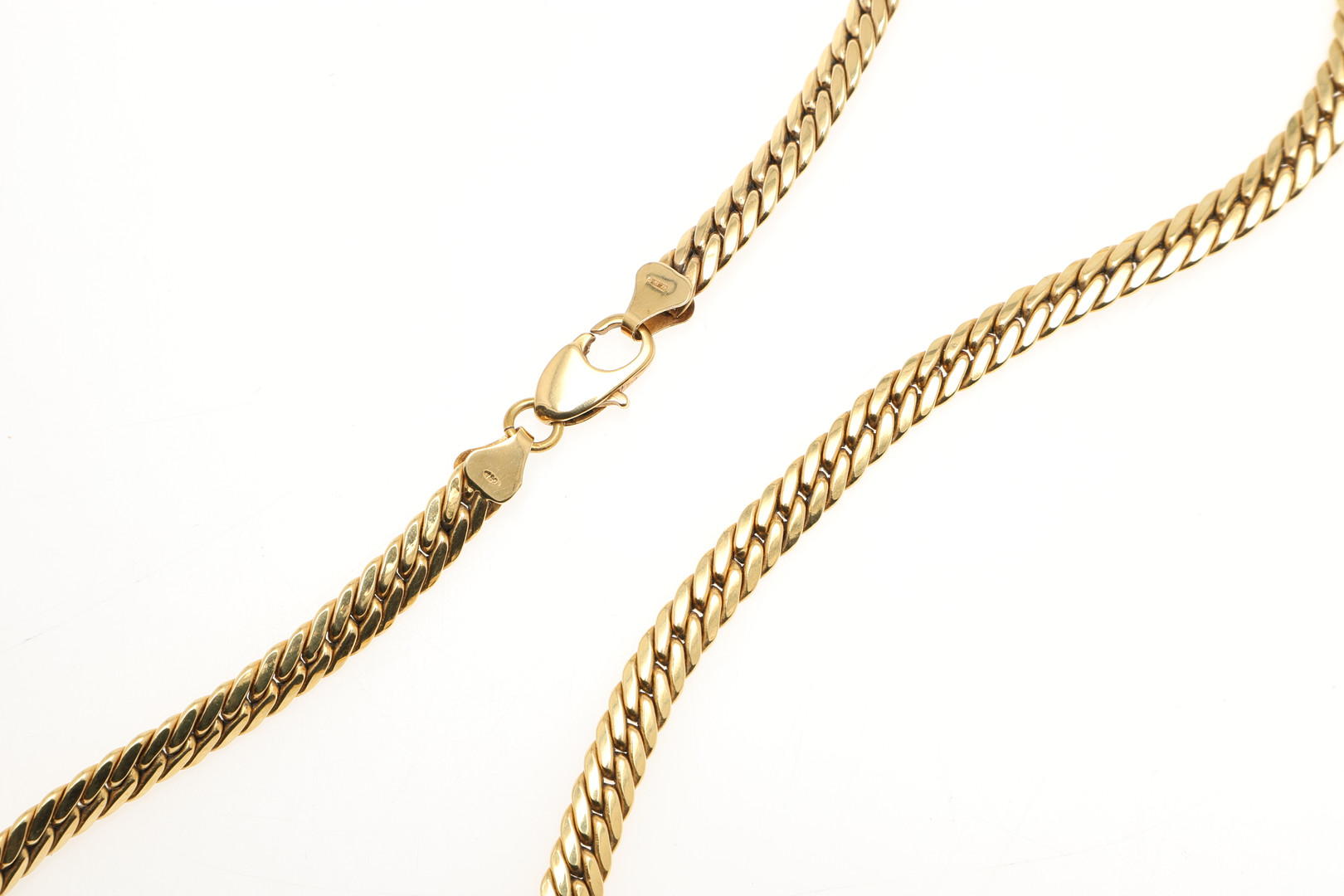 AN 18CT GOLD NECKLACE. - Image 2 of 4