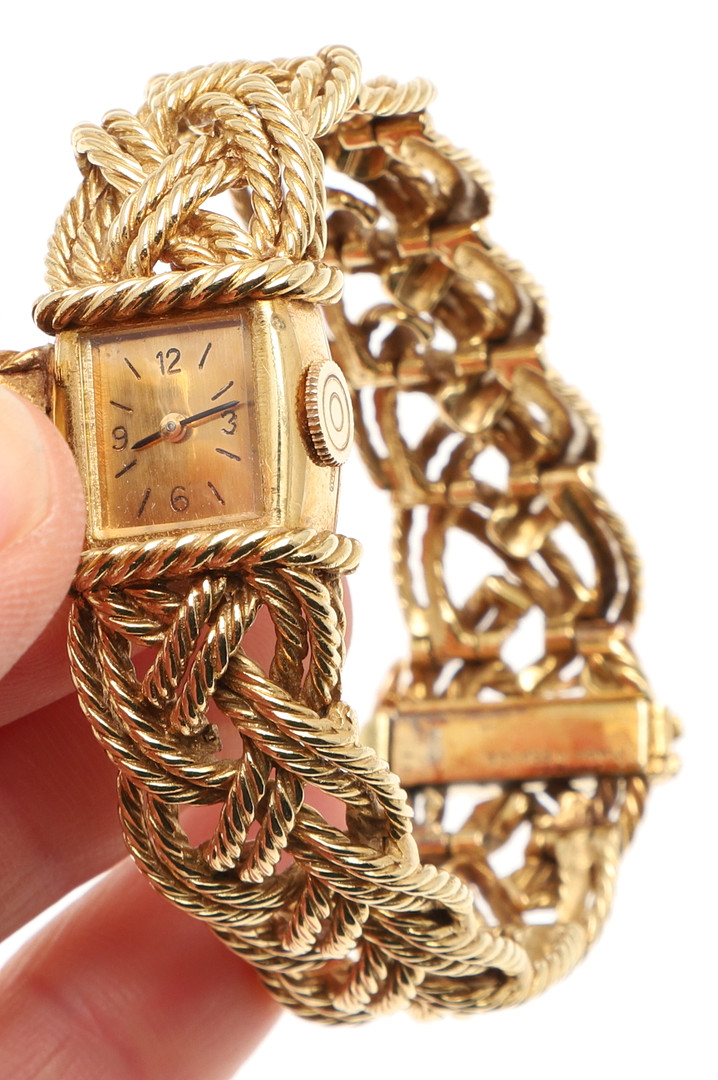 AN 18 CARAT GOLD BRACELET WATCH BY BOUCHERON. - Image 3 of 5