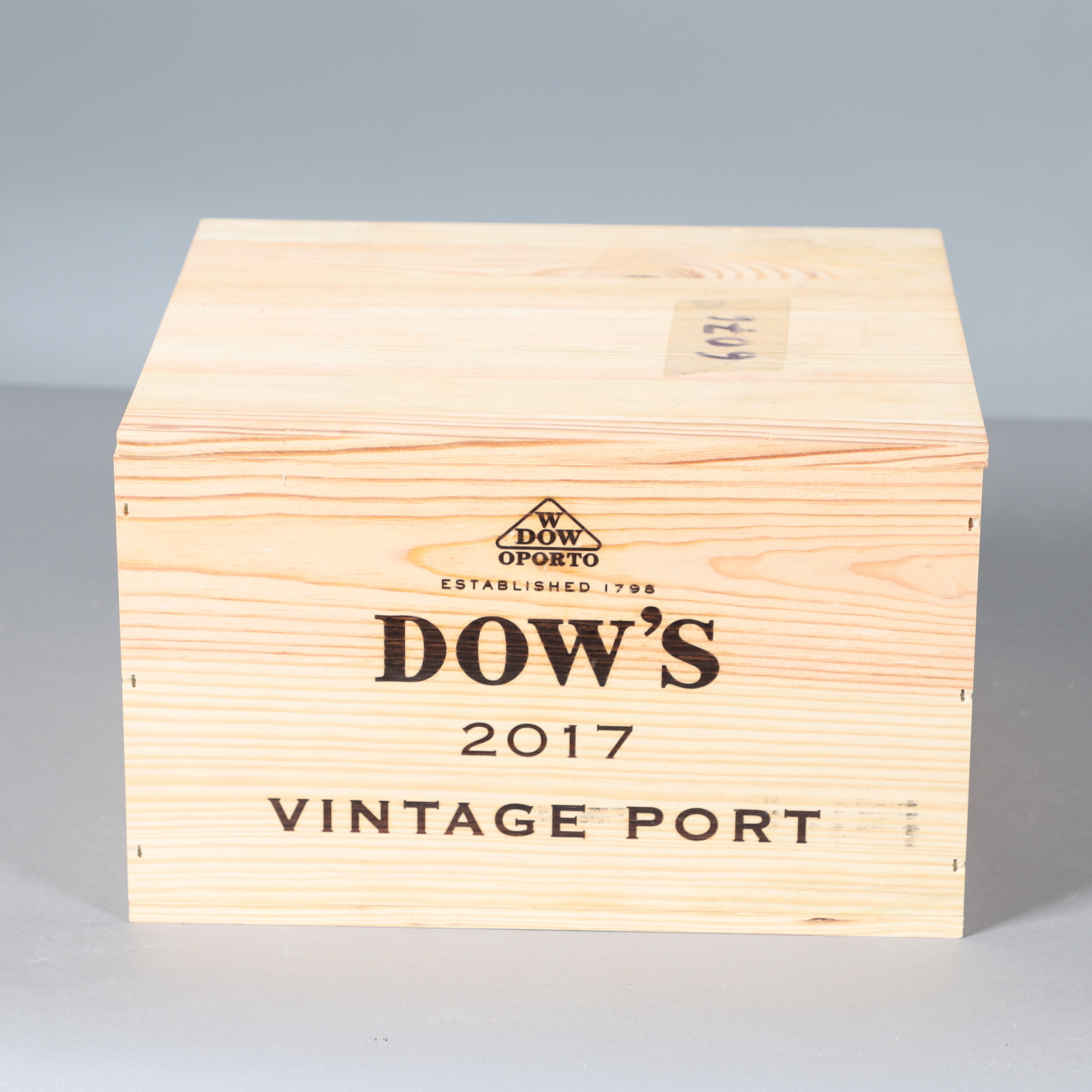 DOW'S VINTAGE PORT 2017 - CASED.