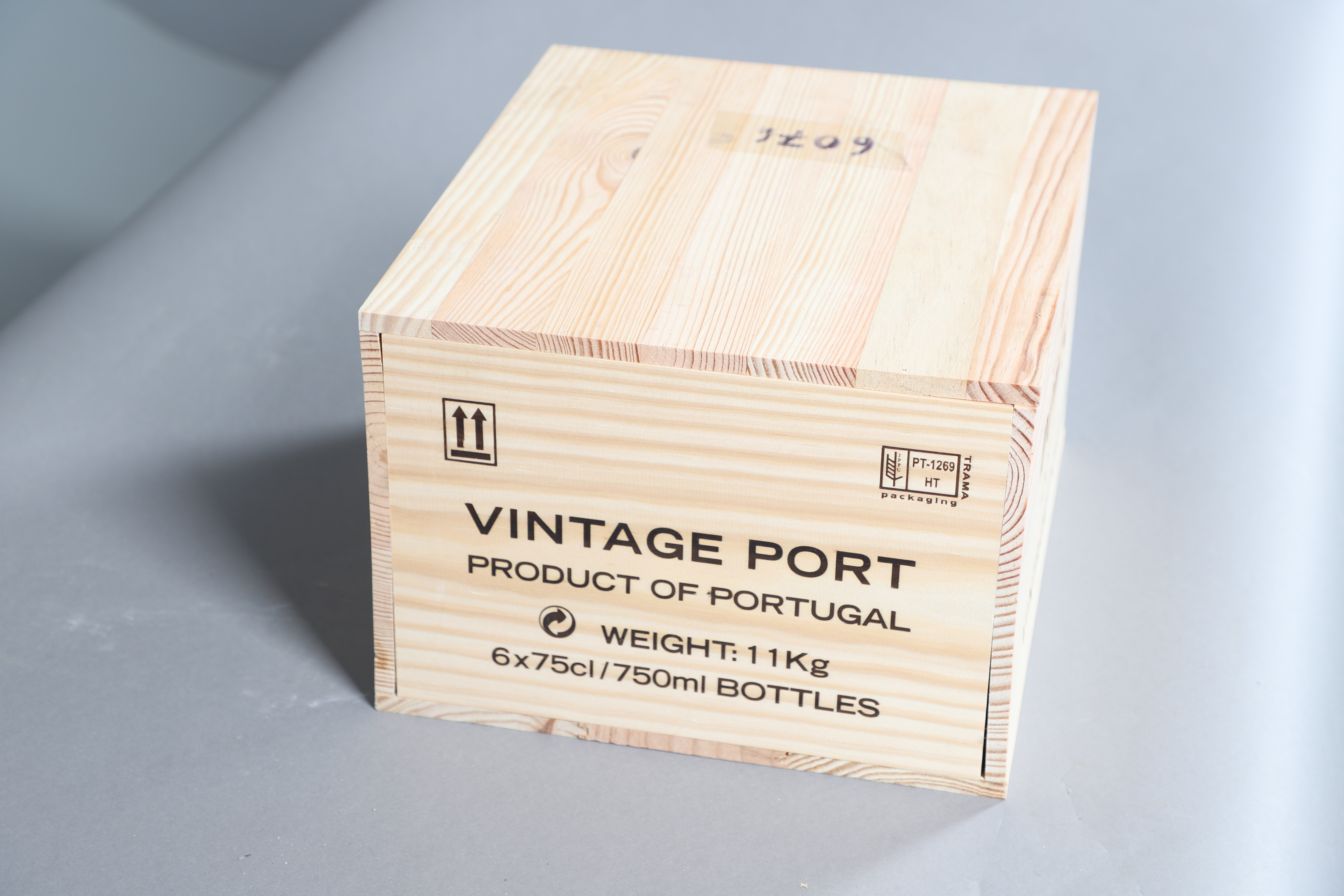 DOW'S VINTAGE PORT 2017 - CASED. - Image 3 of 4