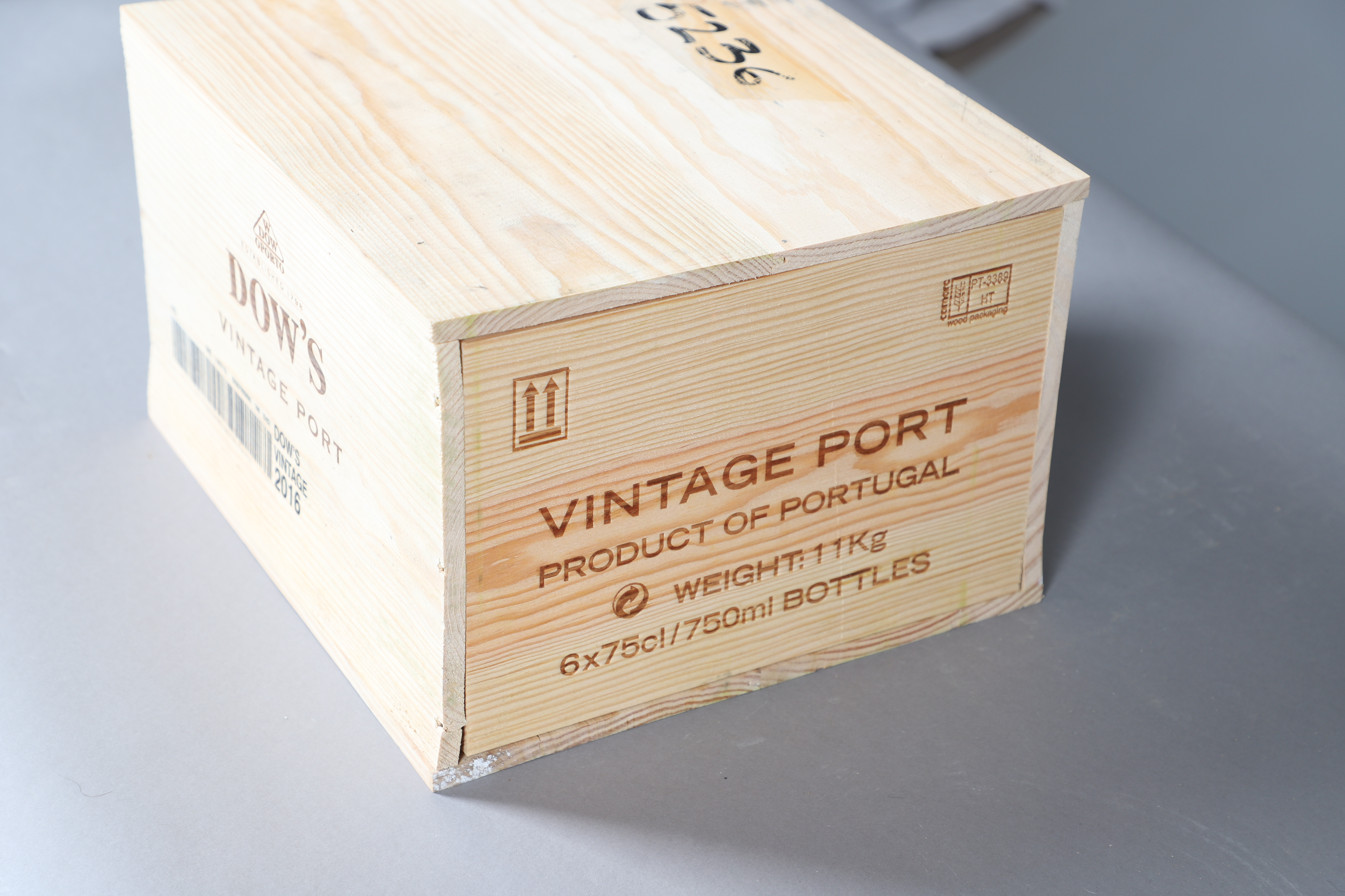 DOW'S VINTAGE PORT 2016 - CASED. - Image 2 of 4