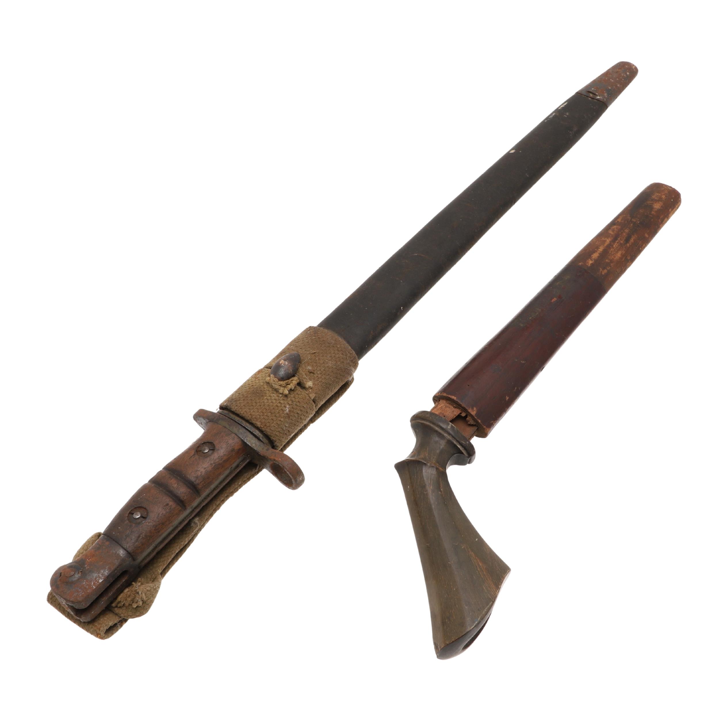 A 1913 PATTERN BAYONET AND A HORN HANDLED KNIFE.