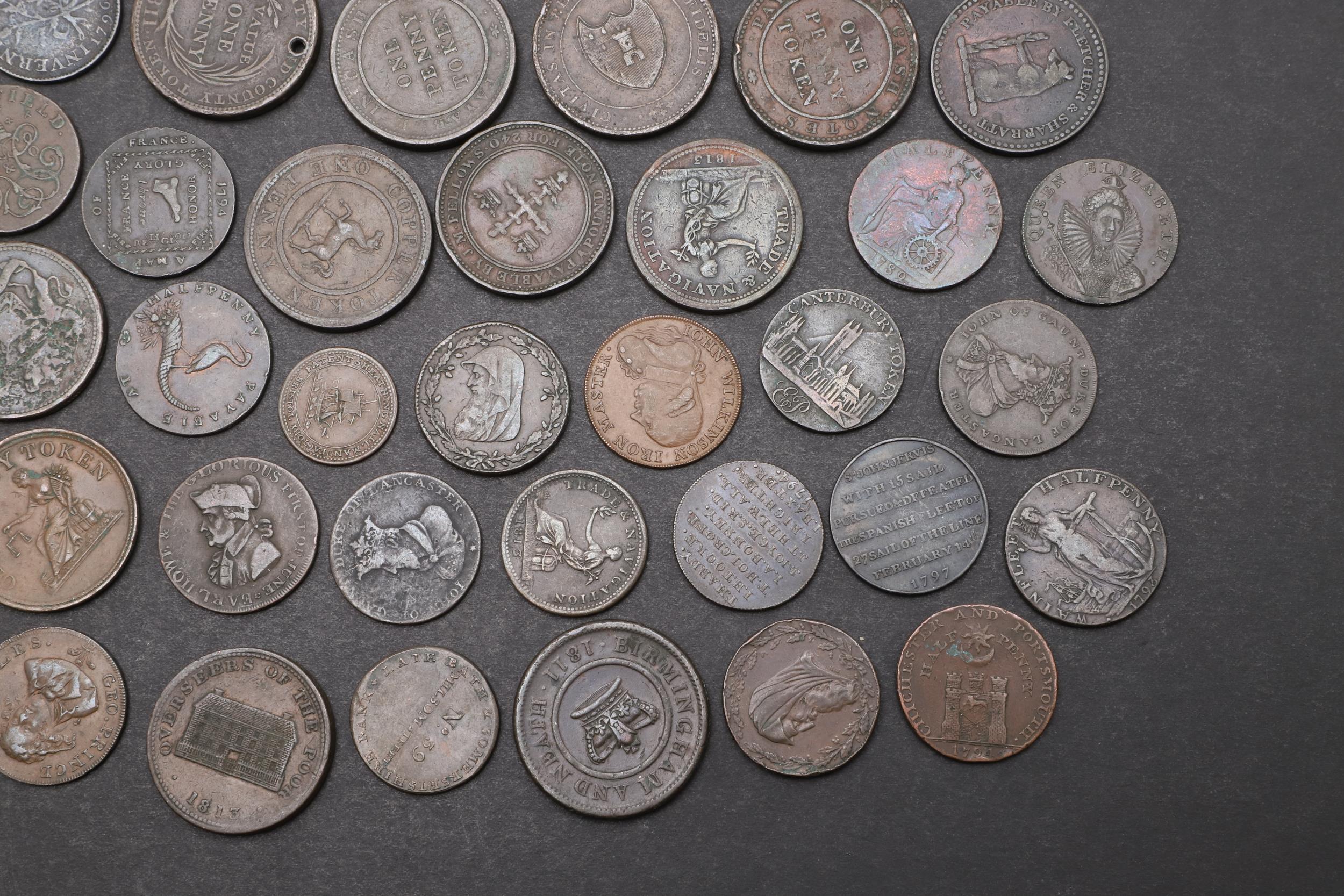 AN INTERESTING COLLECTION OF EARLY 19TH CENTURY TOKENS AND REGIONAL ISSUES. - Bild 5 aus 5