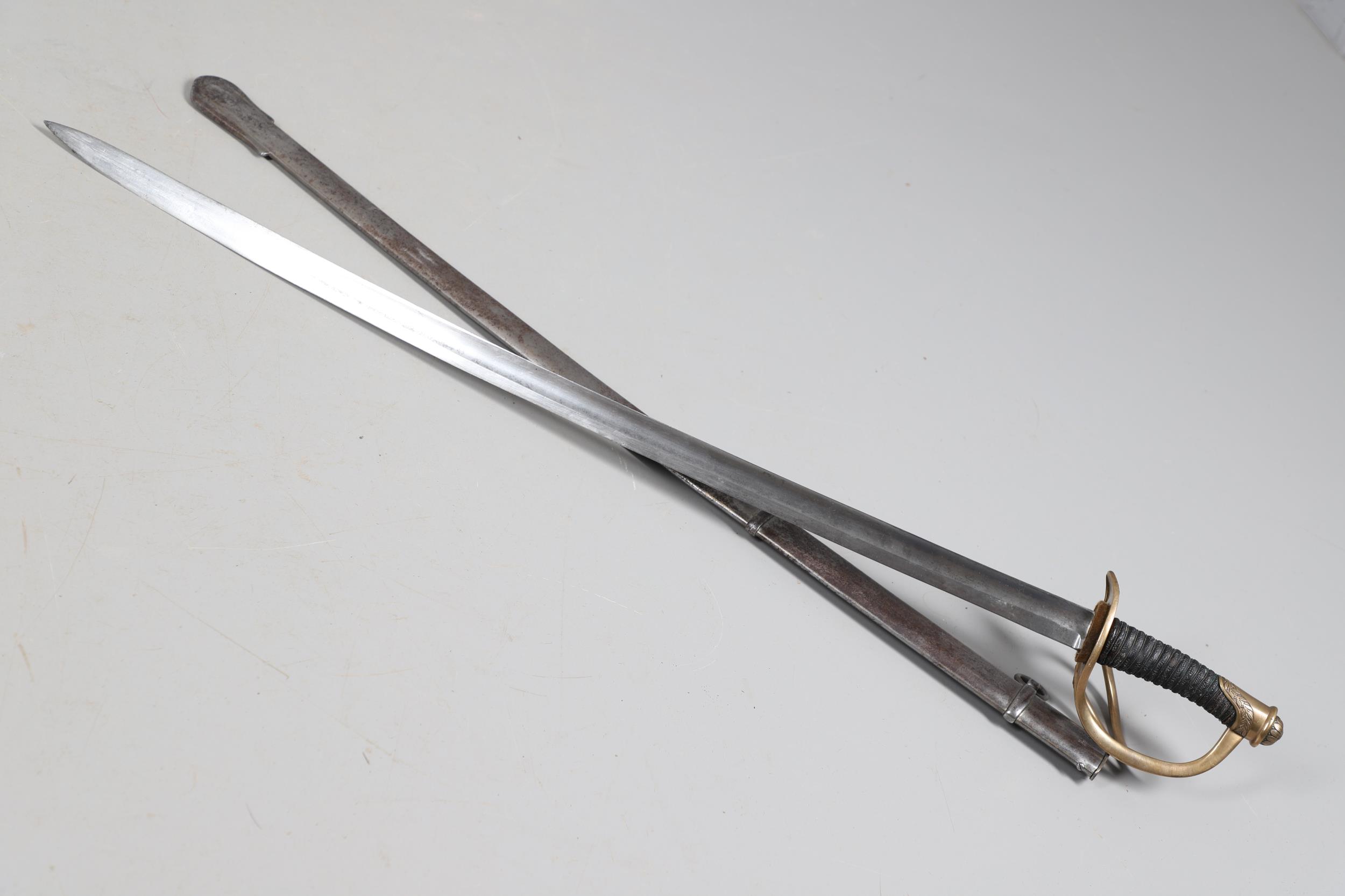 A NAPOLEONIC FRENCH HEAVY CAVALRY CUIRASSIER SWORD AND SCABBARD. - Image 9 of 12