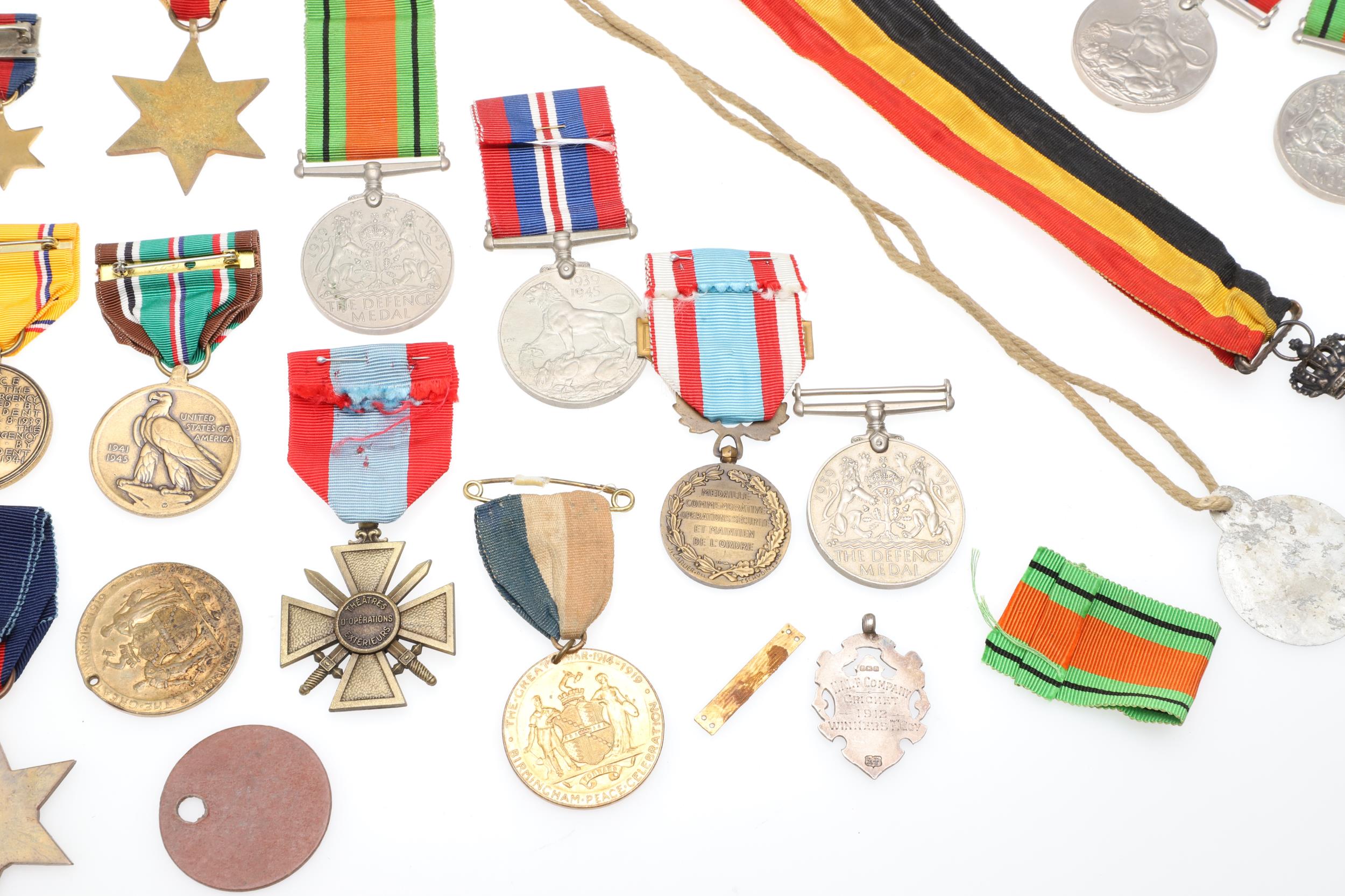 A COLLECTION OF SECOND WORLD WAR AND OTHER MEDALS. - Image 17 of 18