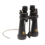 A PAIR OF SECOND WORLD WAR NAVAL BINOCULARS BY BARR AND STROUD.
