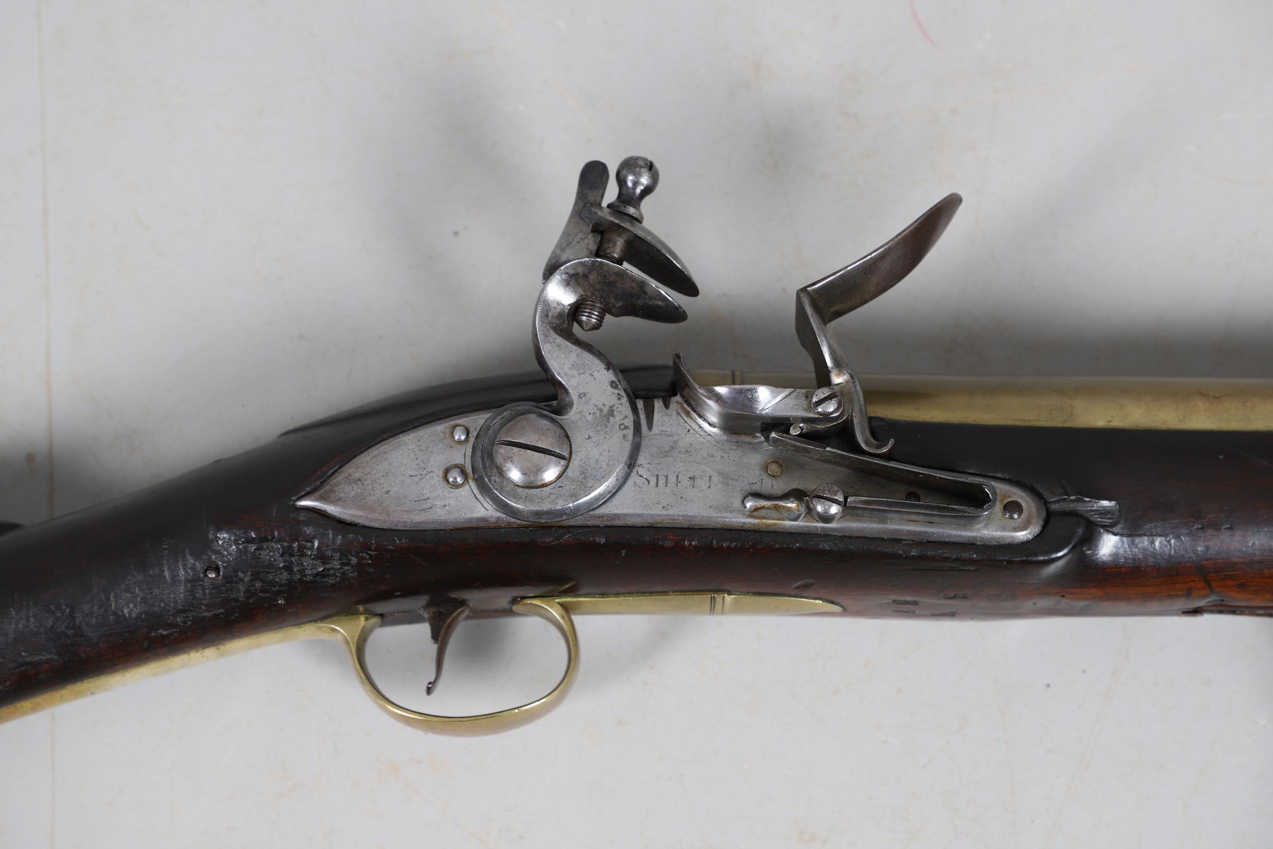 AN ENORMOUS LATE 18TH CENTURY SHIP MOUNTED CUSTOMS FLINTLOCK MUSKETOON. - Image 4 of 24