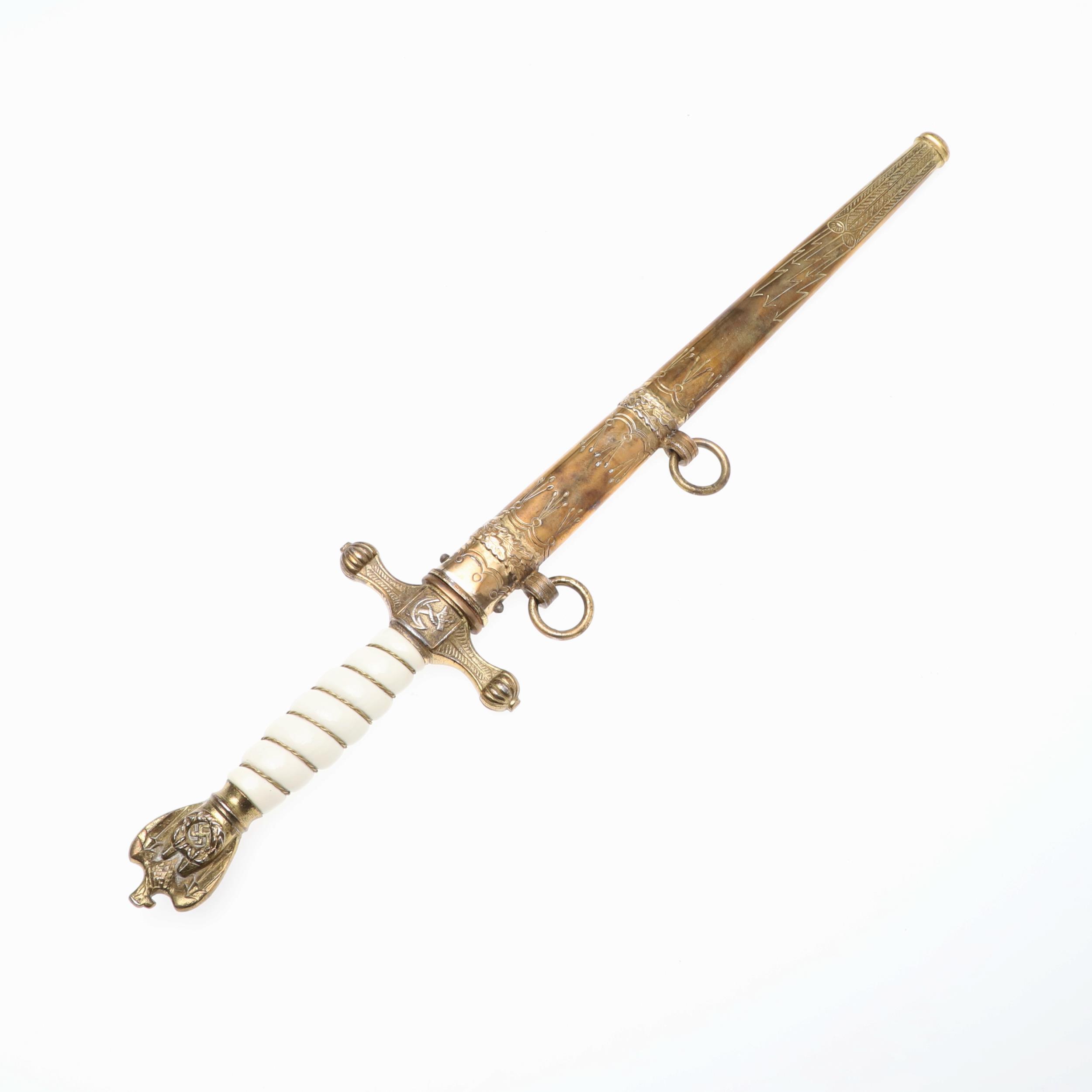 A SECOND WORLD WAR GERMAN KRIEGSMARINE DAGGER. - Image 9 of 10