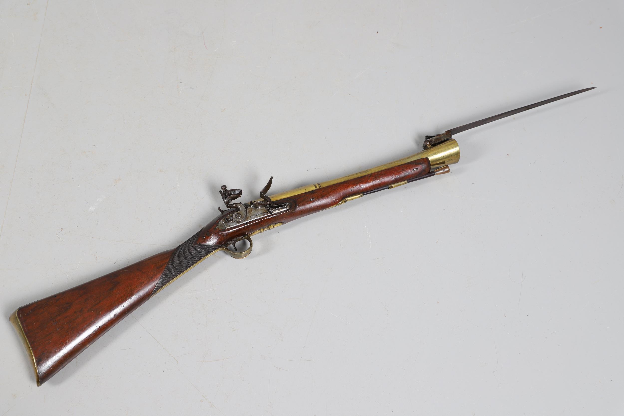 AN EARLY 19TH CENTURY BLUNDERBUSS MARKED FOR UTTING OF LONDON. - Image 13 of 15