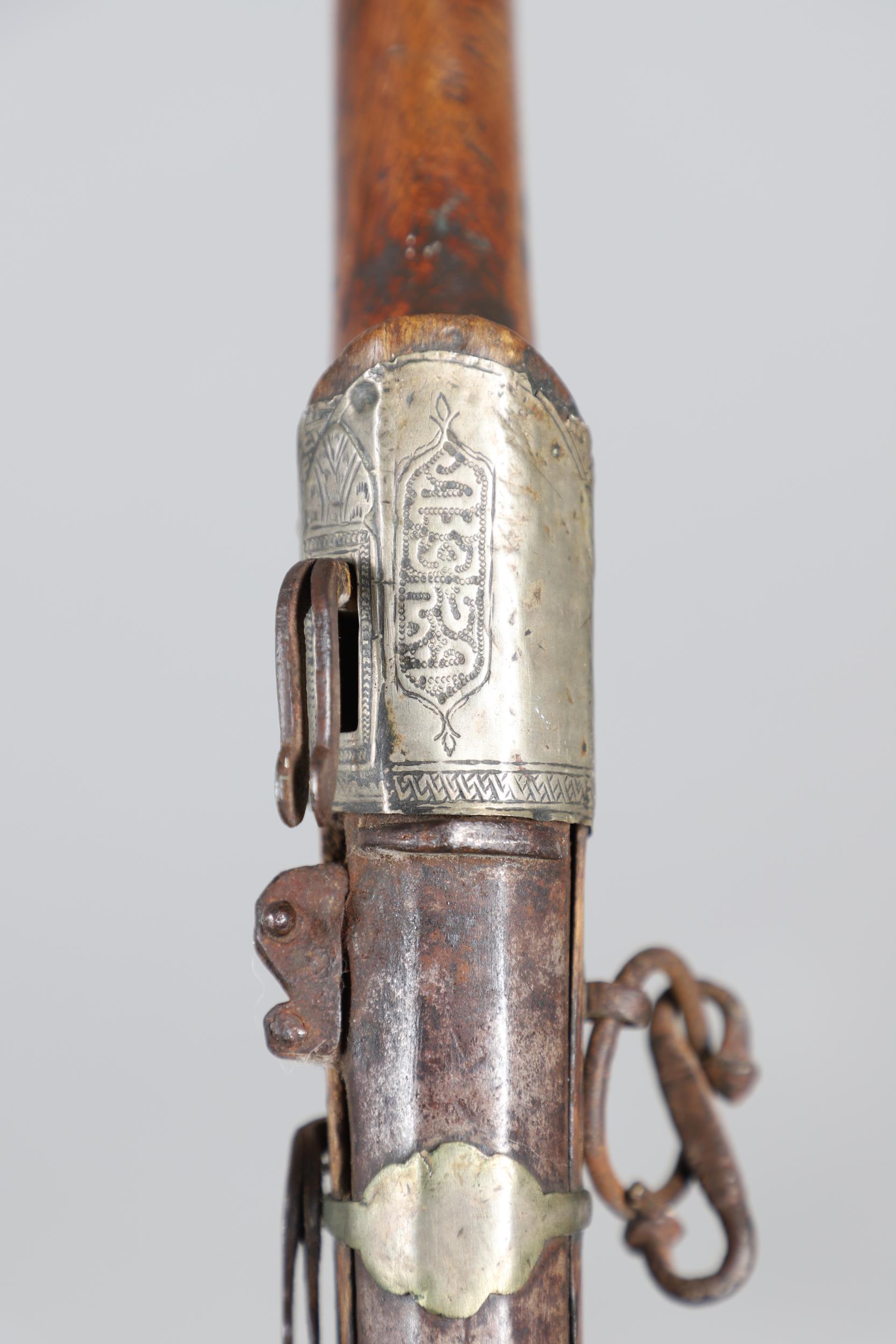 A 19TH CENTURY MATCHLOCK LONG GUN. - Image 15 of 25