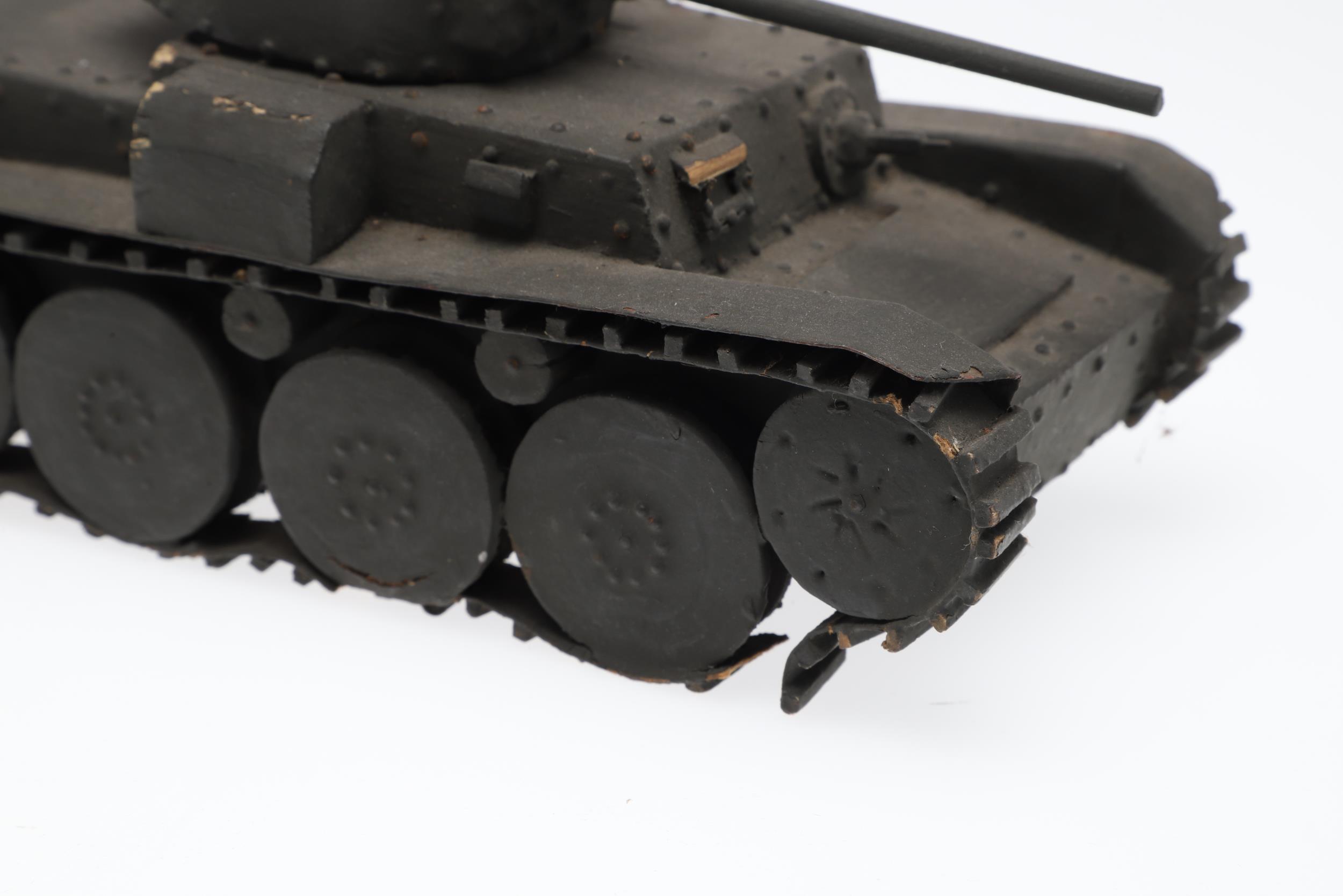 A SECOND WORLD WAR GERMAN ARMY TRAINING MODEL OF A PZ.38 TANK. - Bild 5 aus 12