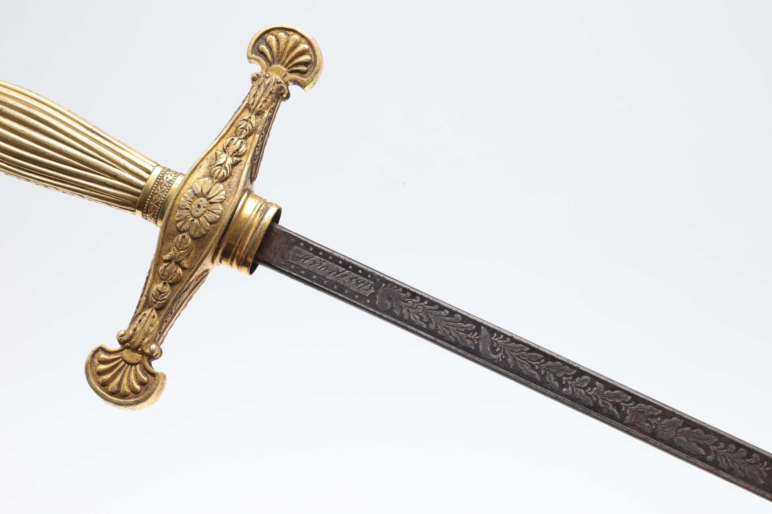 AN EARLY 19TH CENTURY SWORD OF THE GENTELMAN BODYGUARDS OF THE KING OF SPAIN. - Bild 12 aus 12