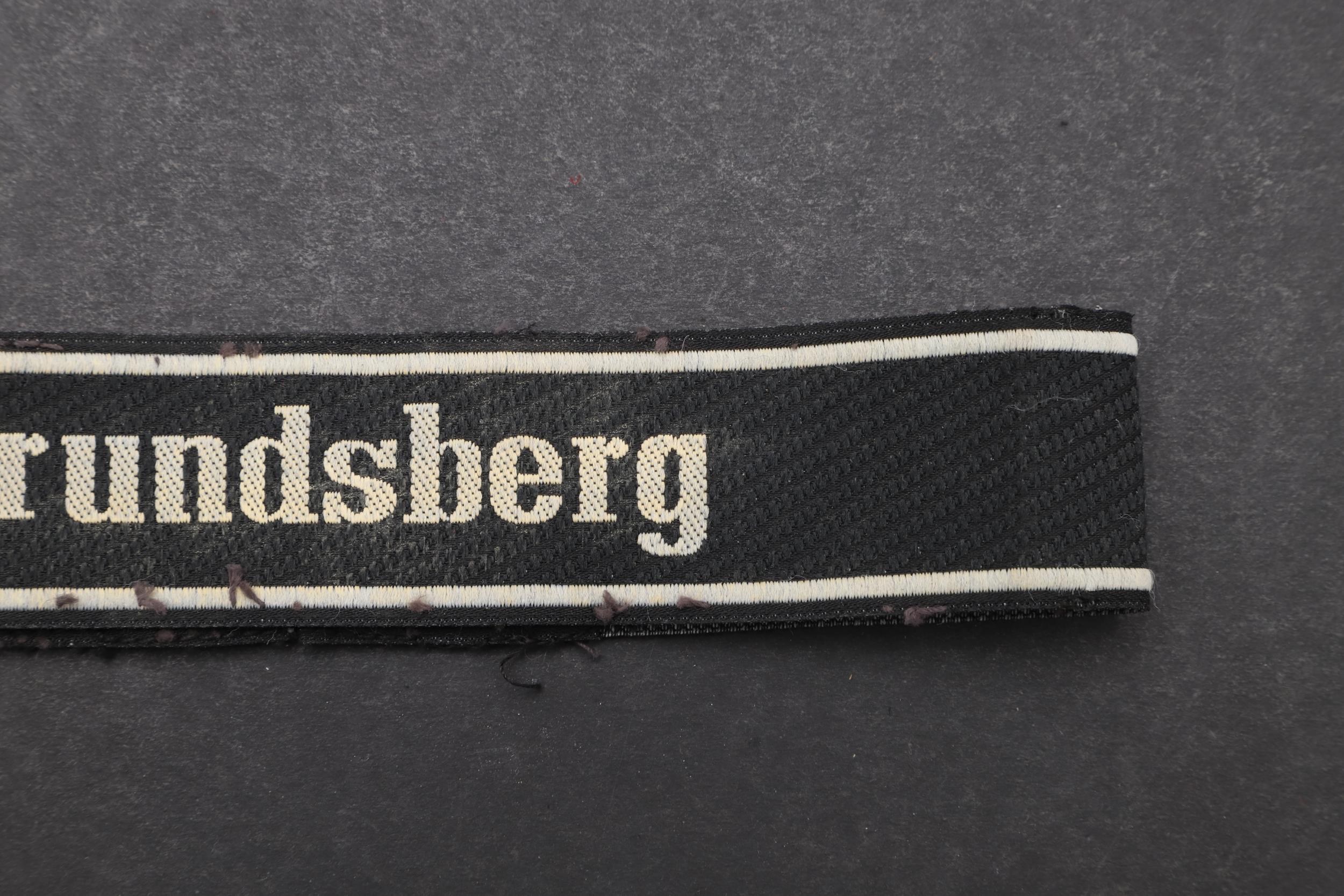 A SECOND WORLD WAR WAFFEN-SS 'FRUNDSBERG' CUFFBAND. - Bild 4 aus 6