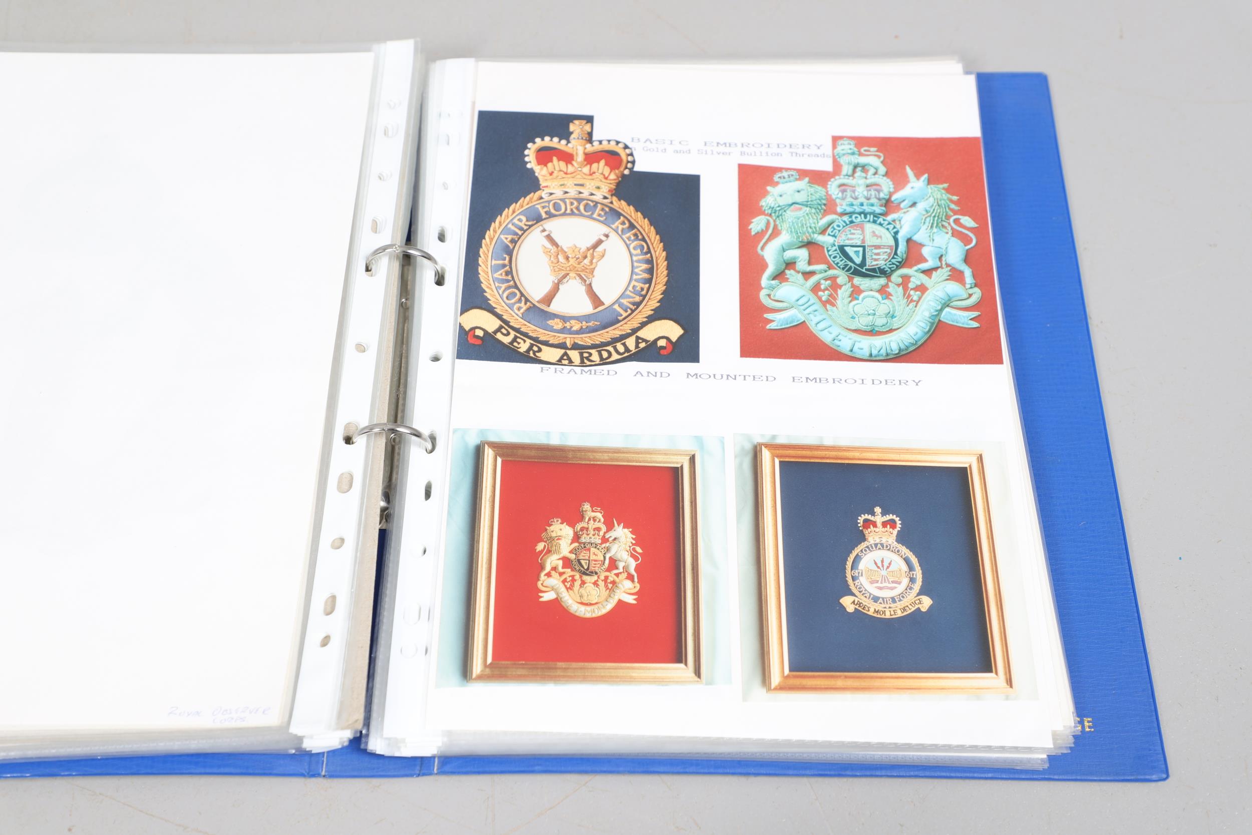 A LARGE COLELCTION OF ARTWORK OF MILITARY CRESTS. IN FOUR ALBUMS AND MANY LOOSE. - Bild 39 aus 63