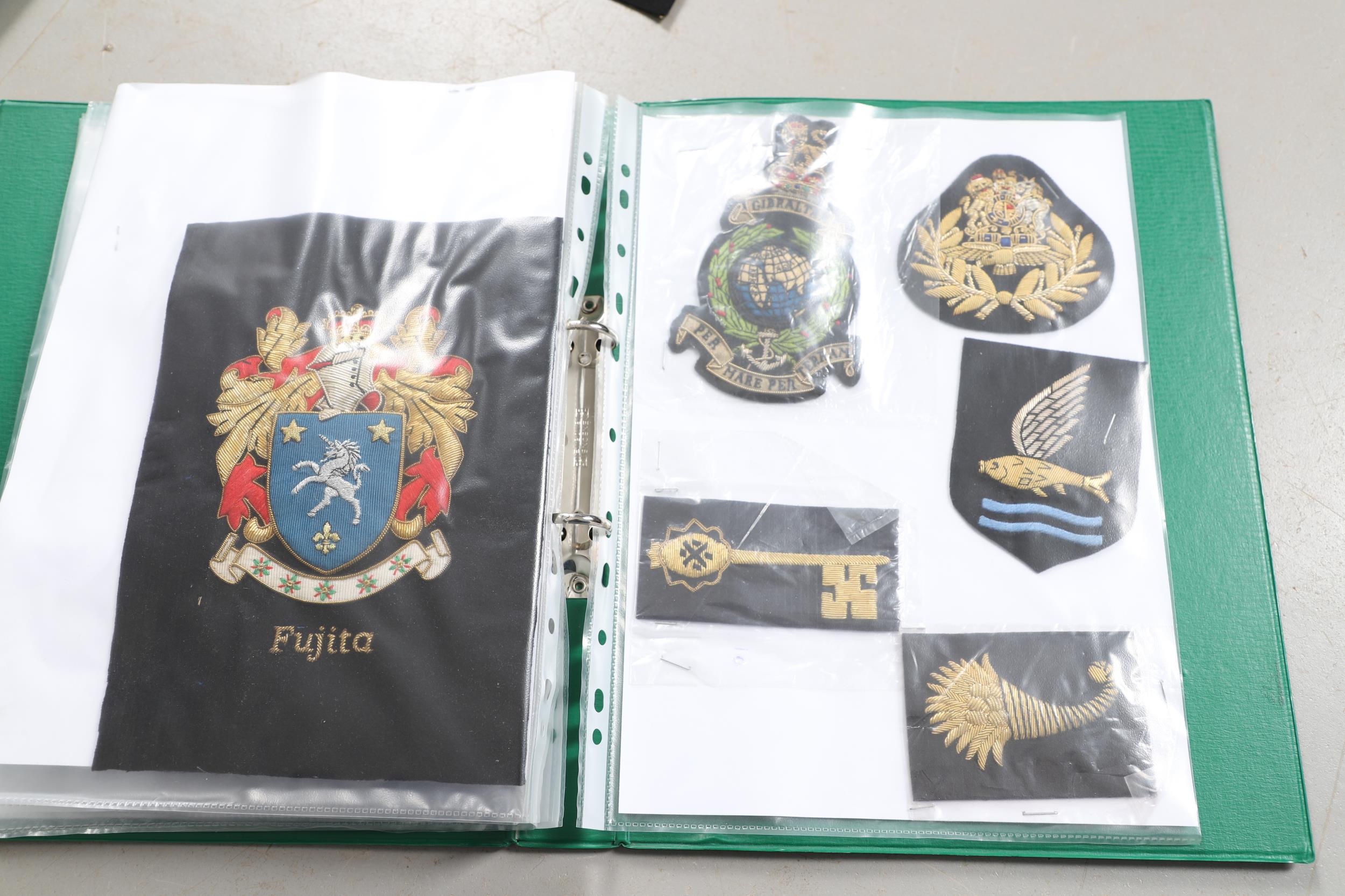 A LARGE COLLECTION OF MILITARY BADGES, MANY BLAZER BADGES AND OTHERS. - Image 16 of 23