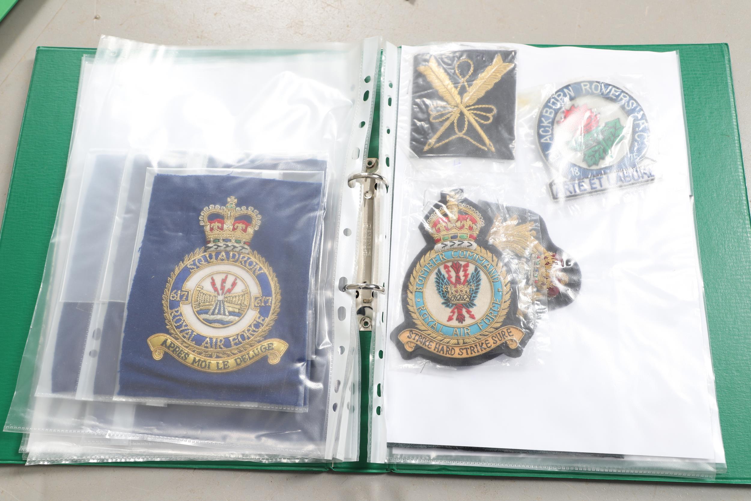 A LARGE COLLECTION OF MILITARY BADGES, MANY BLAZER BADGES AND OTHERS. - Image 15 of 23