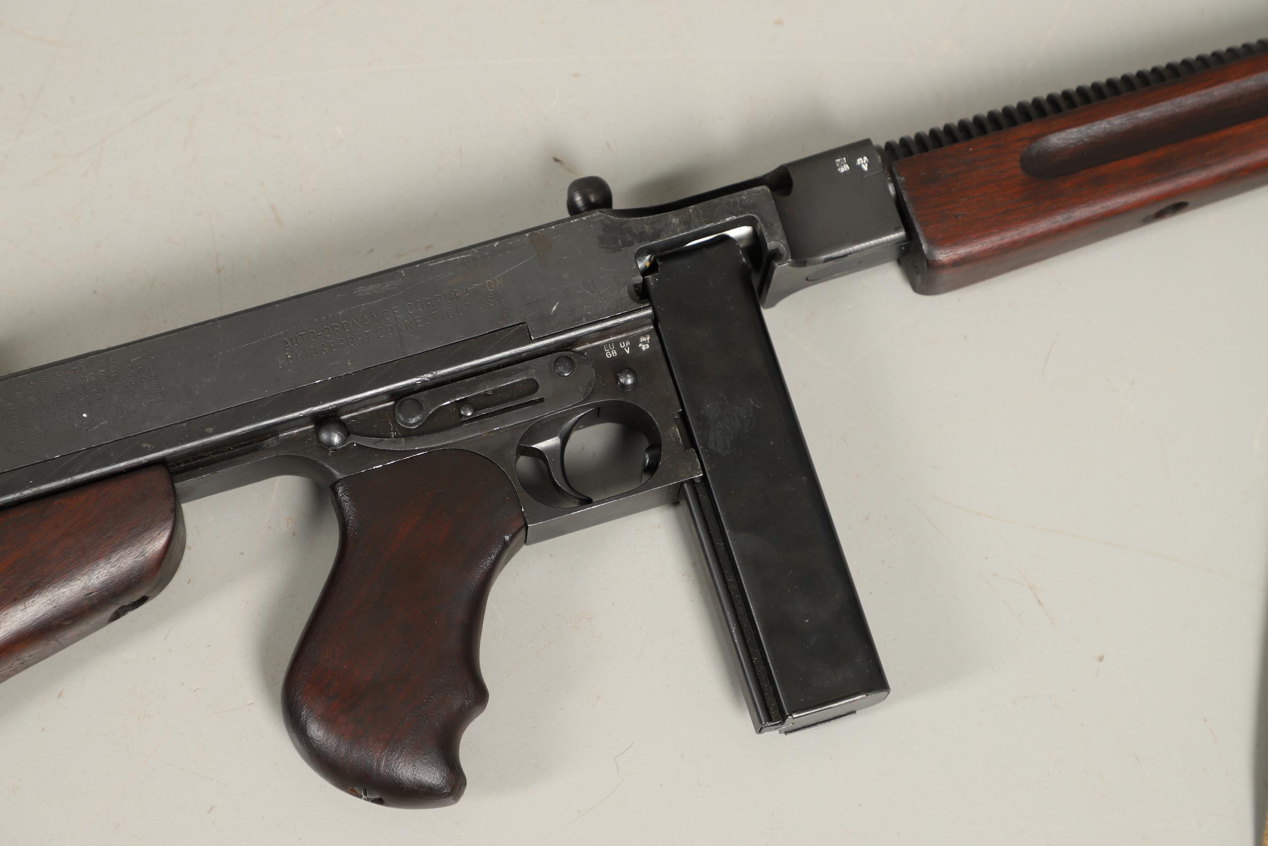 A DEACTIVATED AUTO-ORDNANCE CORPORATION THOMPSON .45 ACP SUBMACHINE GUN. - Image 11 of 29