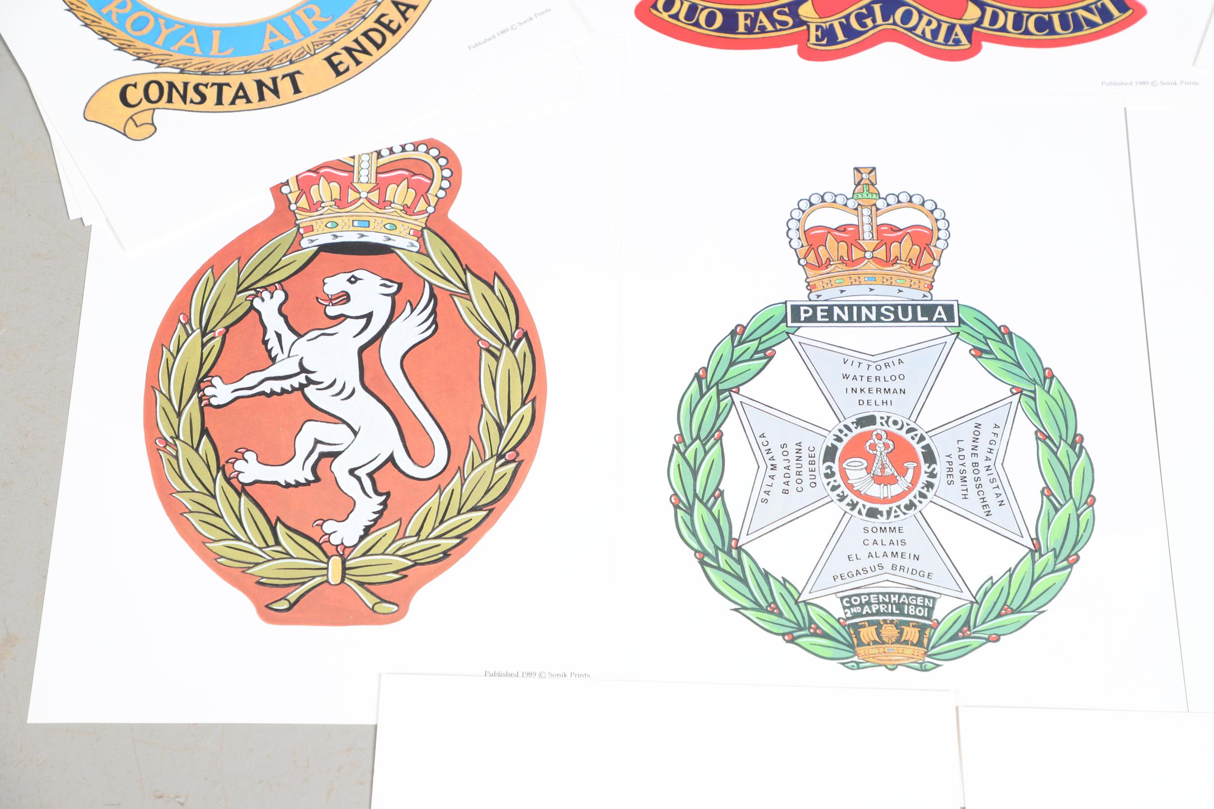 A LARGE COLELCTION OF ARTWORK OF MILITARY CRESTS. IN FOUR ALBUMS AND MANY LOOSE. - Bild 59 aus 63