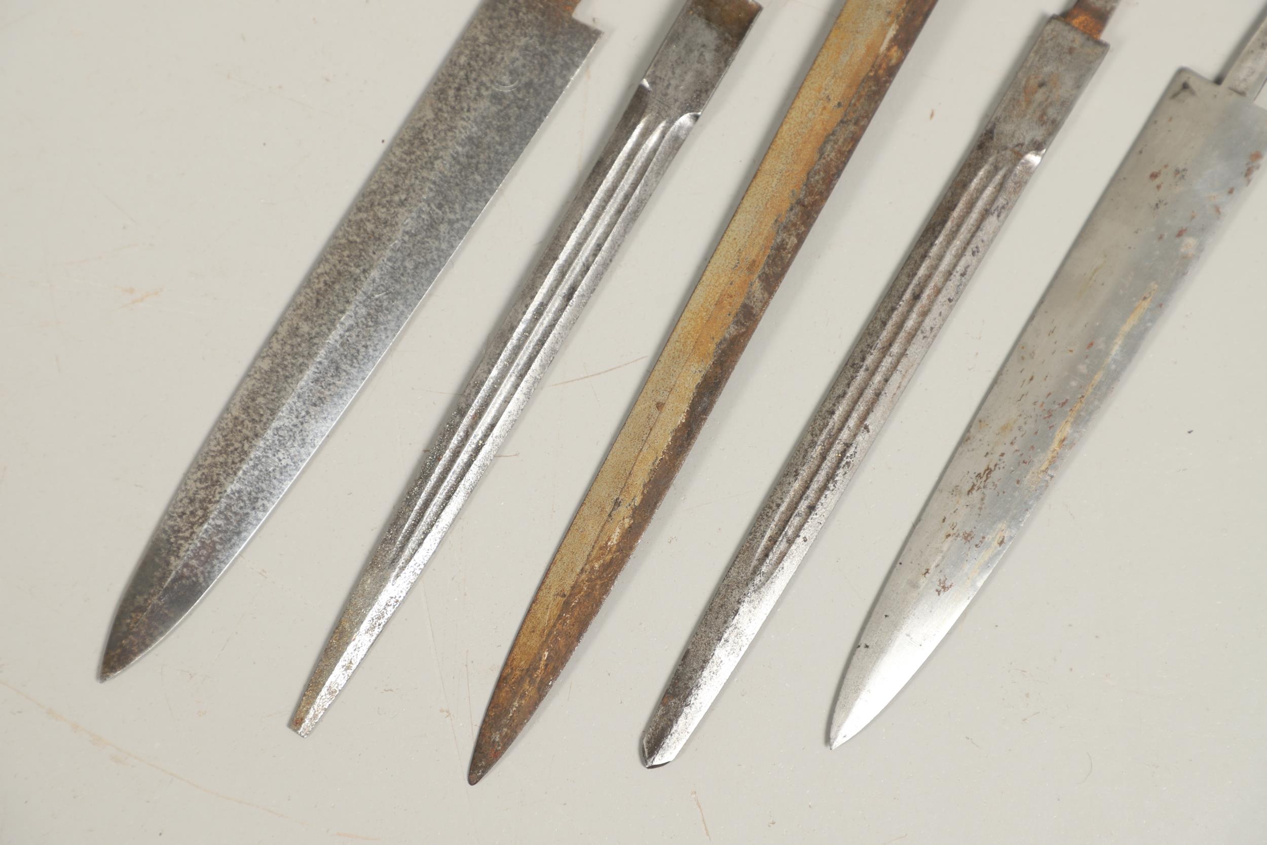 AN INTERESTING COLLECTION OF FIVE SECOND WORLD WAR GERMAN DAGGER BLADES. - Image 6 of 16