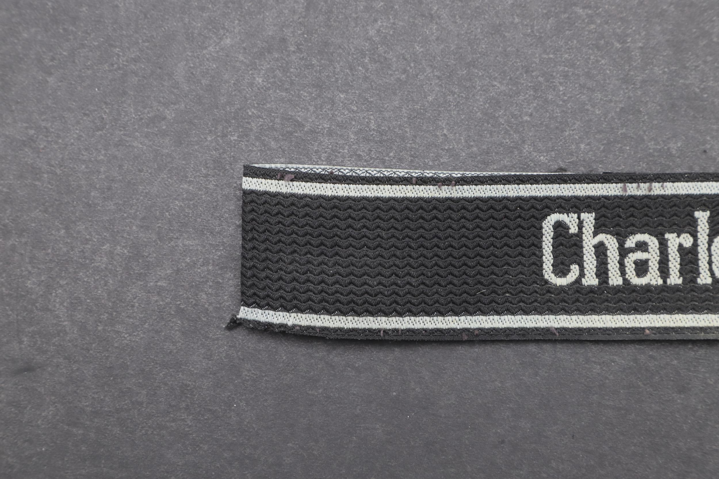 A SECOND WORLD WAR WAFFEN-SS 'CHARLEMAGNE' CUFFBAND. - Bild 3 aus 7