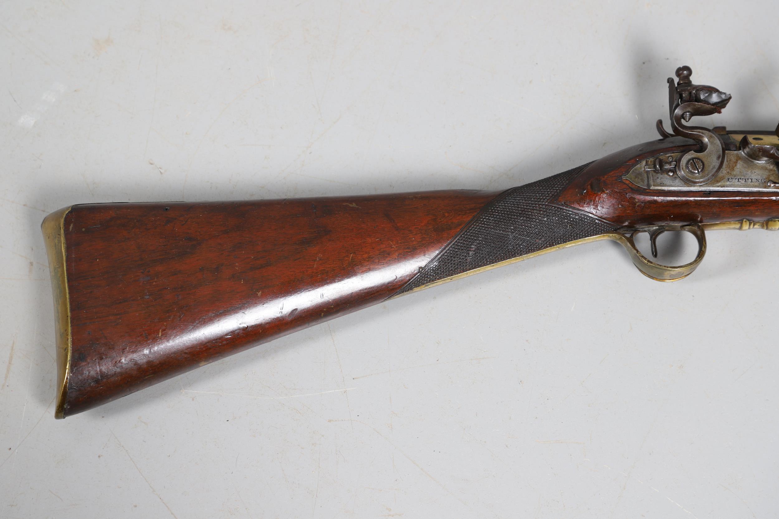 AN EARLY 19TH CENTURY BLUNDERBUSS MARKED FOR UTTING OF LONDON. - Image 7 of 15