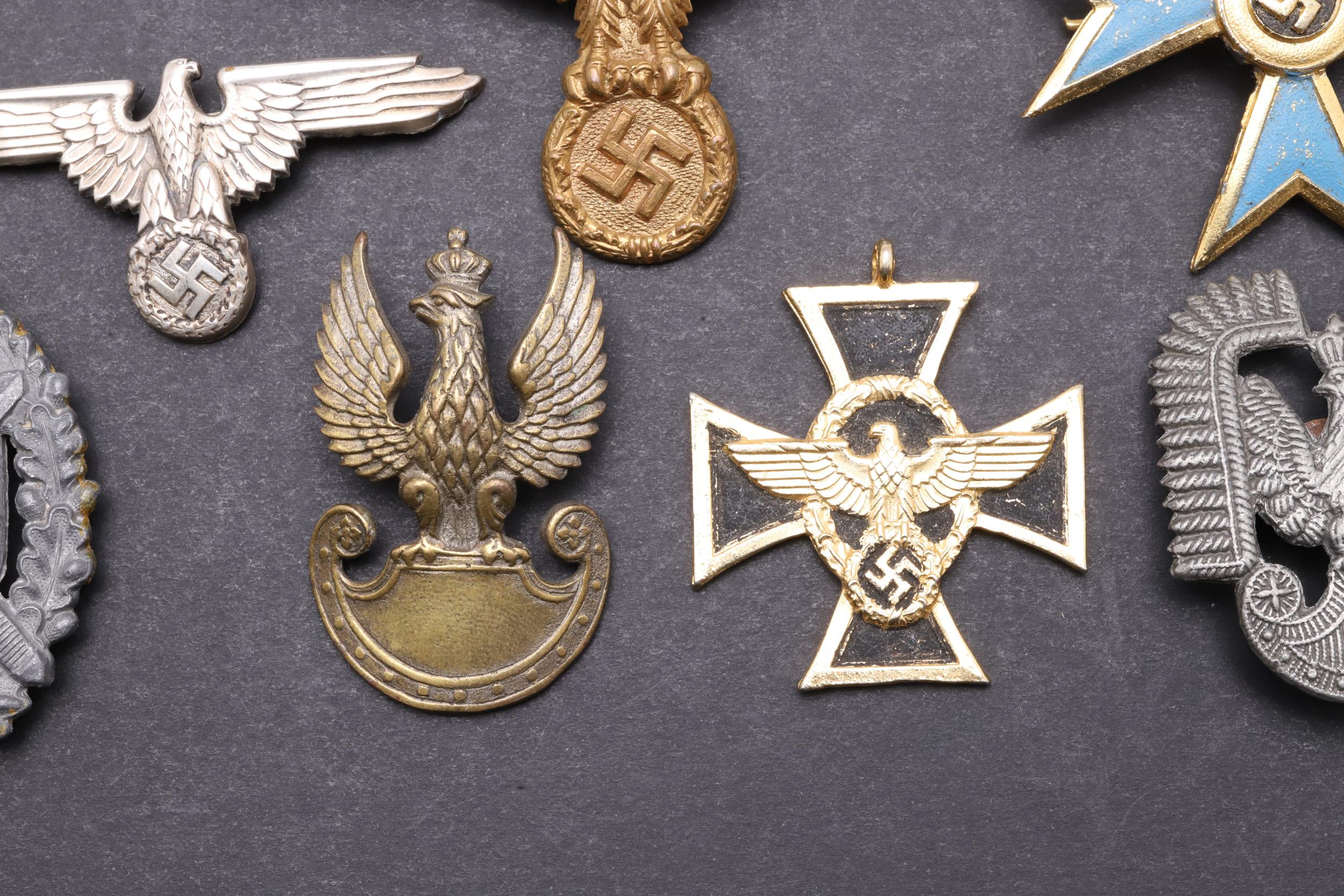 A SECOND WORLD WAR GERMAN MARKSMAN'S BADGE AND OTHERS SIMILAR. - Image 8 of 10