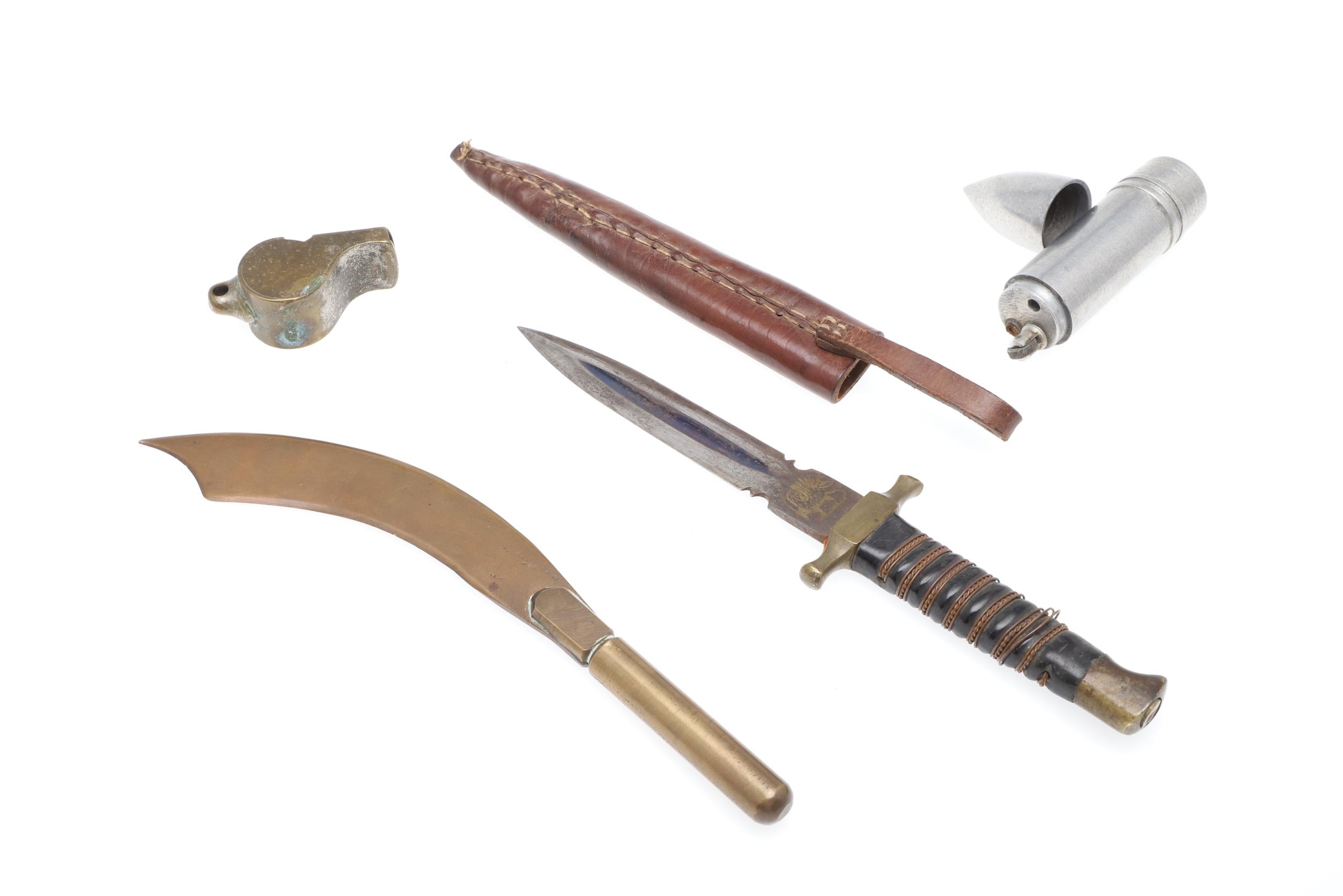 A FIRST WORLD WAR OFFICER'S PRIVATE PURCHASE DAGGER AND OTHER ITEMS. - Image 7 of 12