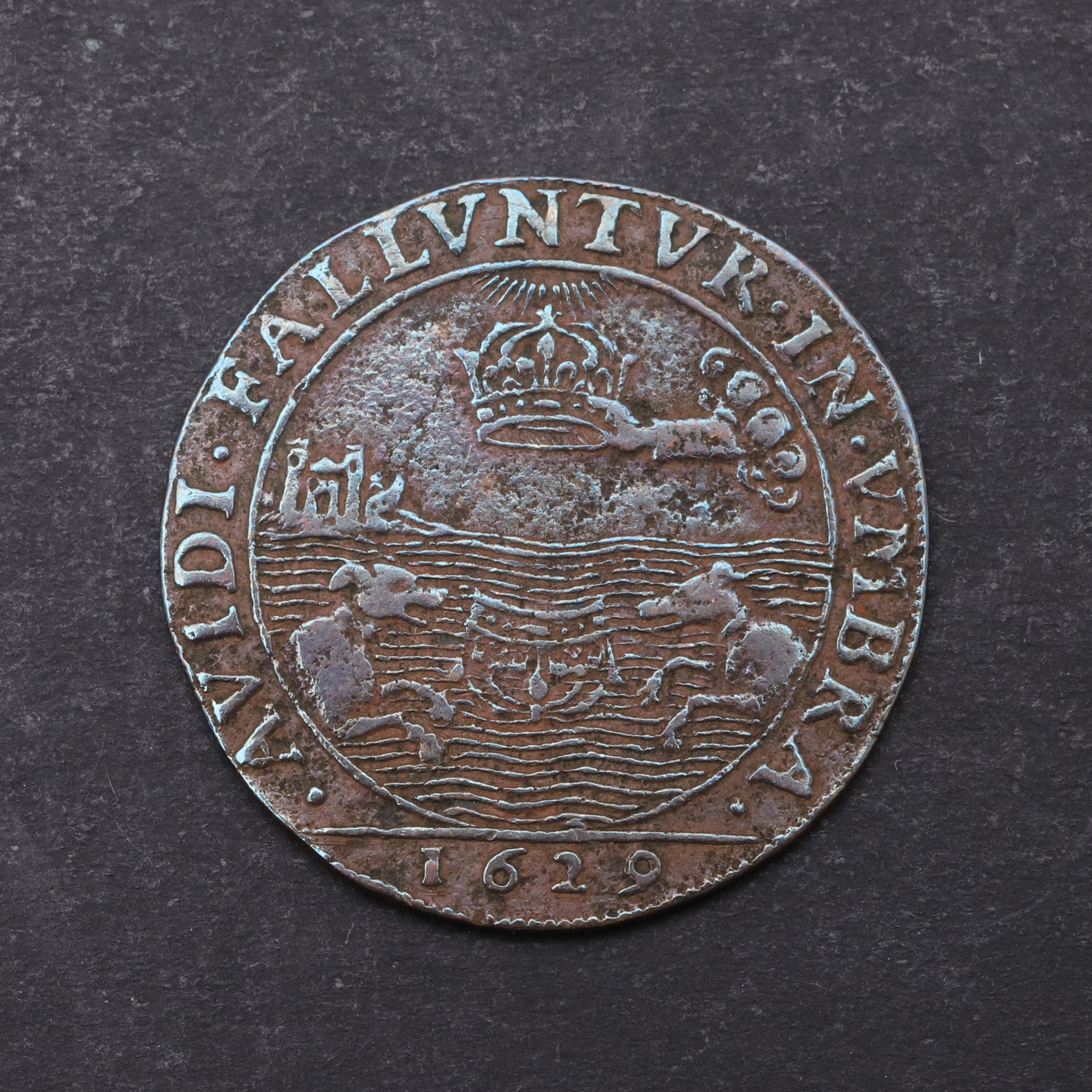 A SMALL MEDAL/TOKEN OF LOUIS XIII OF FRANCE, 1629.