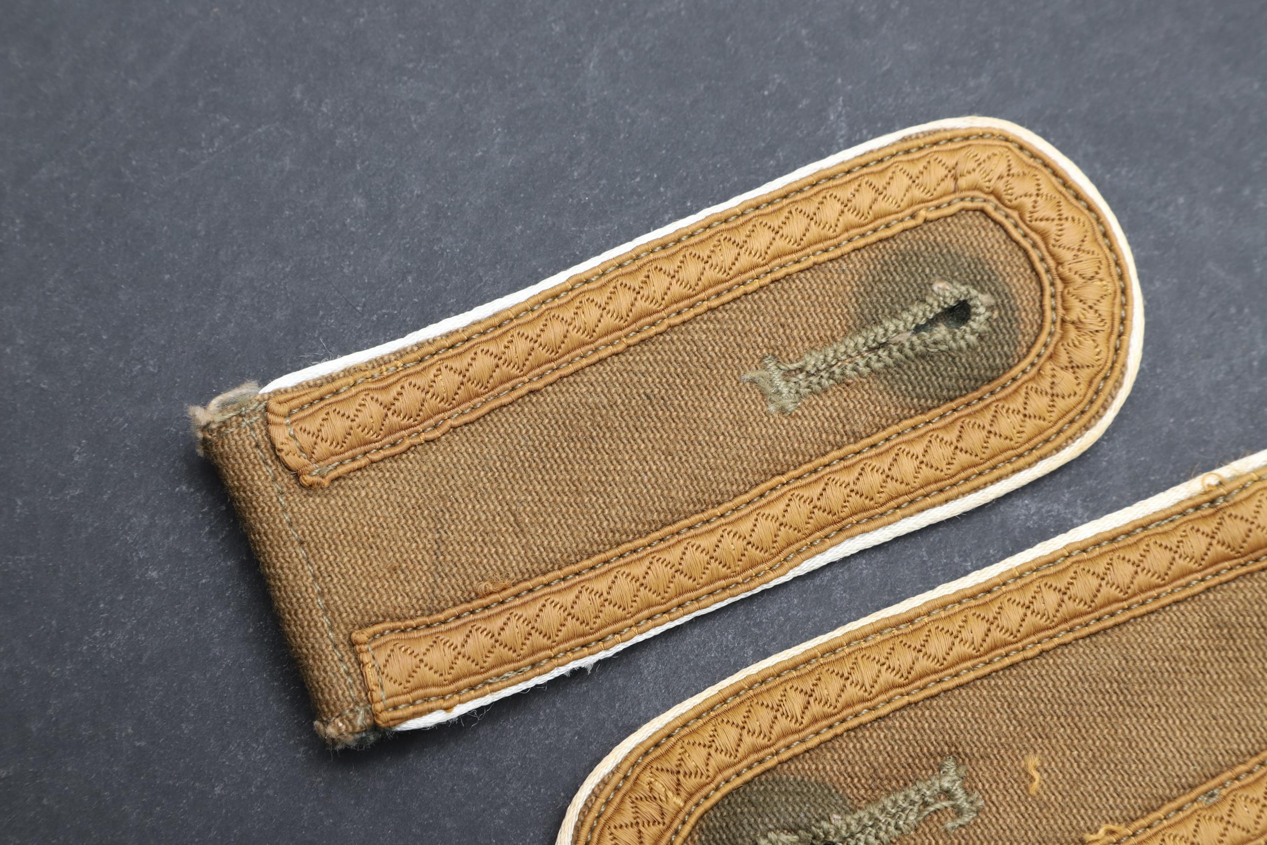 A PAIR OF SECOND WORLD WAR GERMAN ARMY AFRIKAKORPS INFANTRY NCO'S SHOULDER STRAPS. - Image 2 of 4