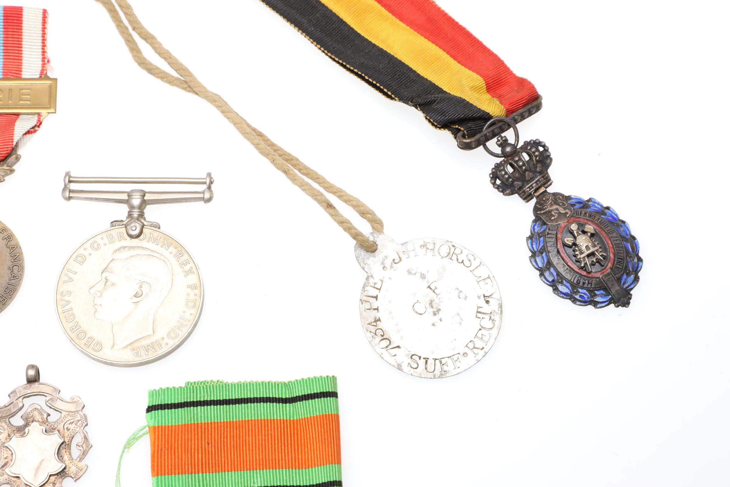A COLLECTION OF SECOND WORLD WAR AND OTHER MEDALS. - Image 10 of 18