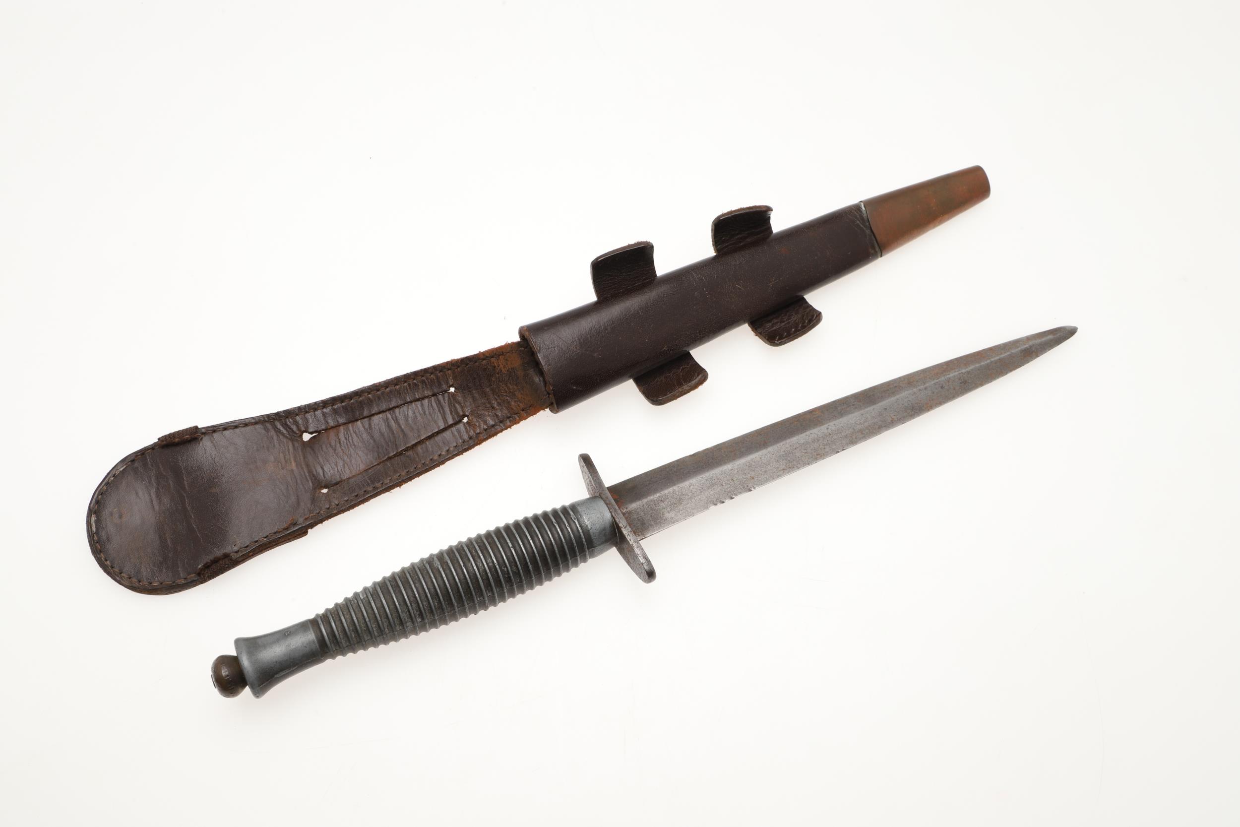 A THIRD PATTERN FAIRBURN SYKES TYPE FIGHTING KNIFE. - Image 2 of 7