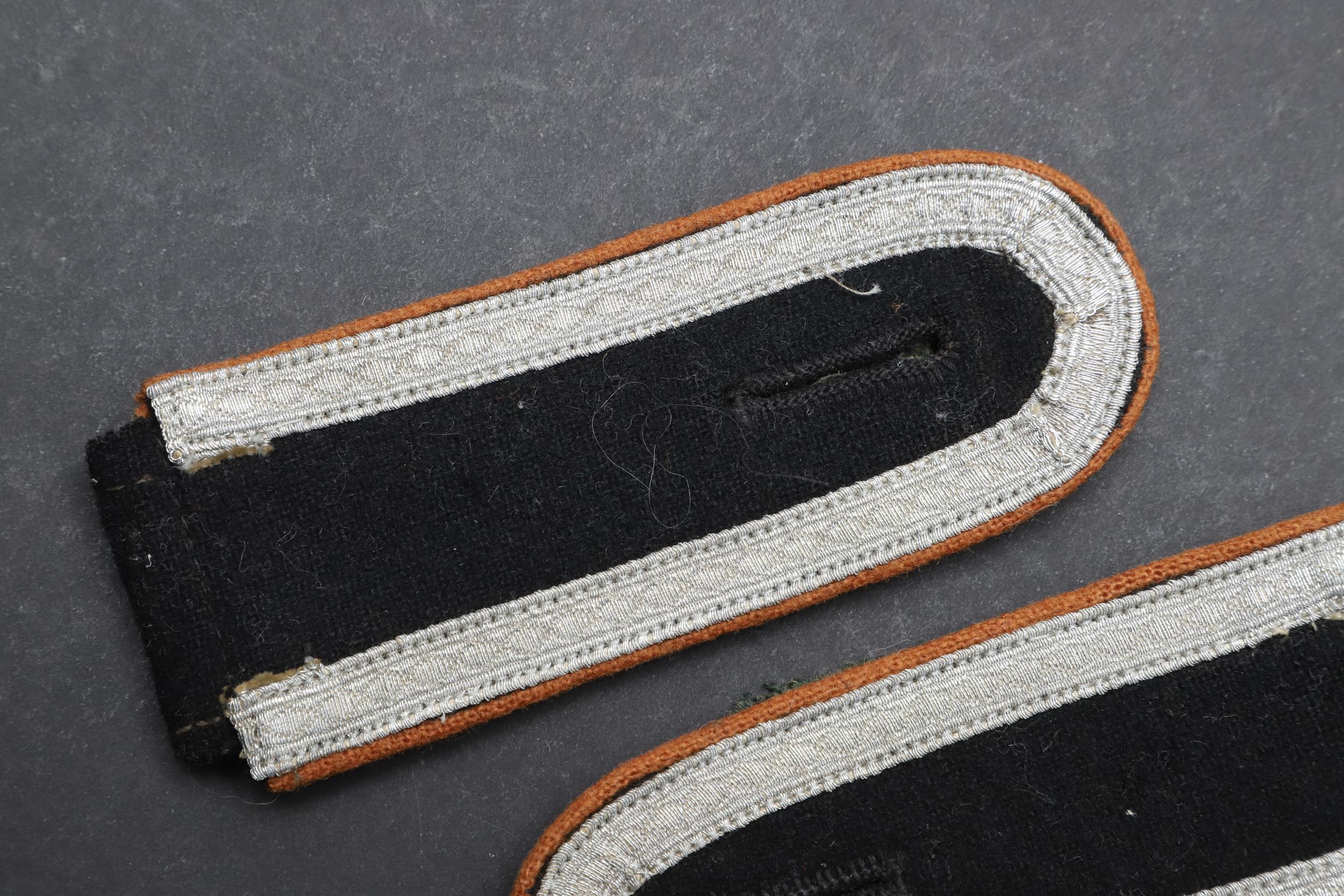 A PAIR OF SECOND WORLD WAR GERMAN WAFFEN-SS NCO'S SHOULDER STRAPS. - Image 2 of 4