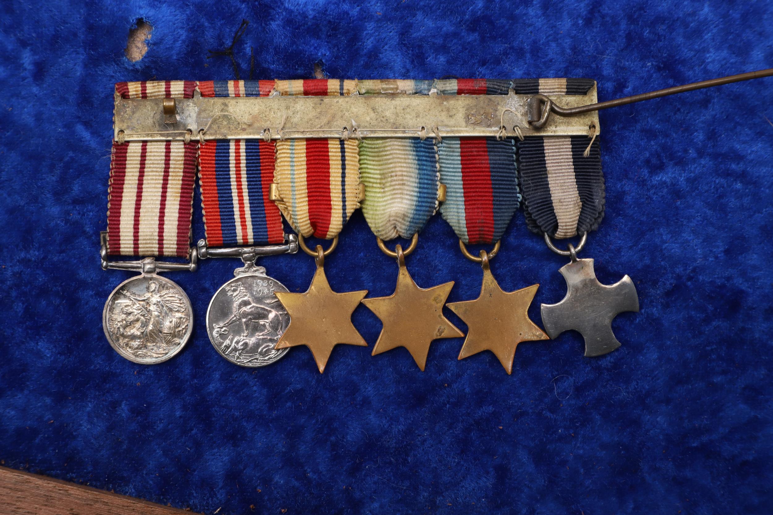 AN HISTORIC 'DUNKIRK' DISTINGUISHED SERVICE CROSS GROUP OF SIX TO LT CDR COX OF THE ROYAL NAVY. - Bild 4 aus 15