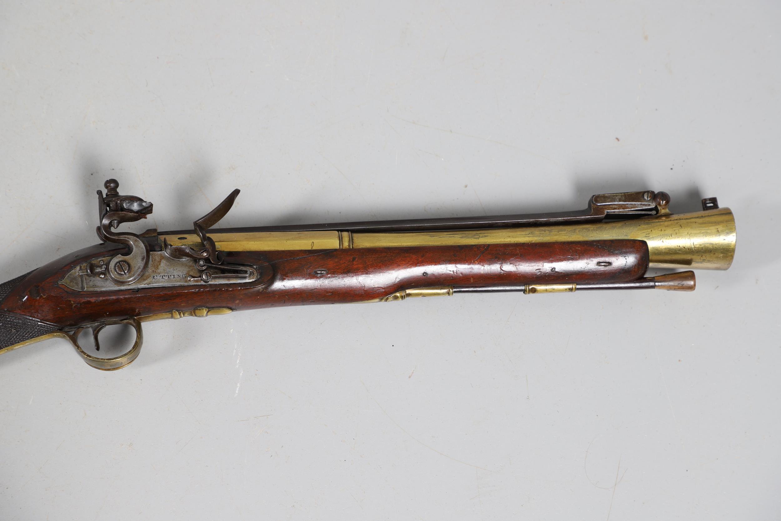 AN EARLY 19TH CENTURY BLUNDERBUSS MARKED FOR UTTING OF LONDON. - Image 8 of 15