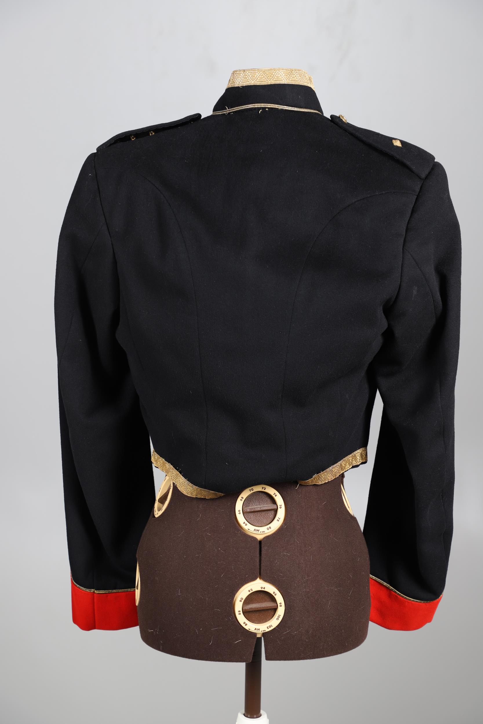 A POST SECOND WORLD WAR MESS JACKET AND BLUES UNIFORM FOR THE 15/19TH HUSSARS. - Bild 22 aus 34