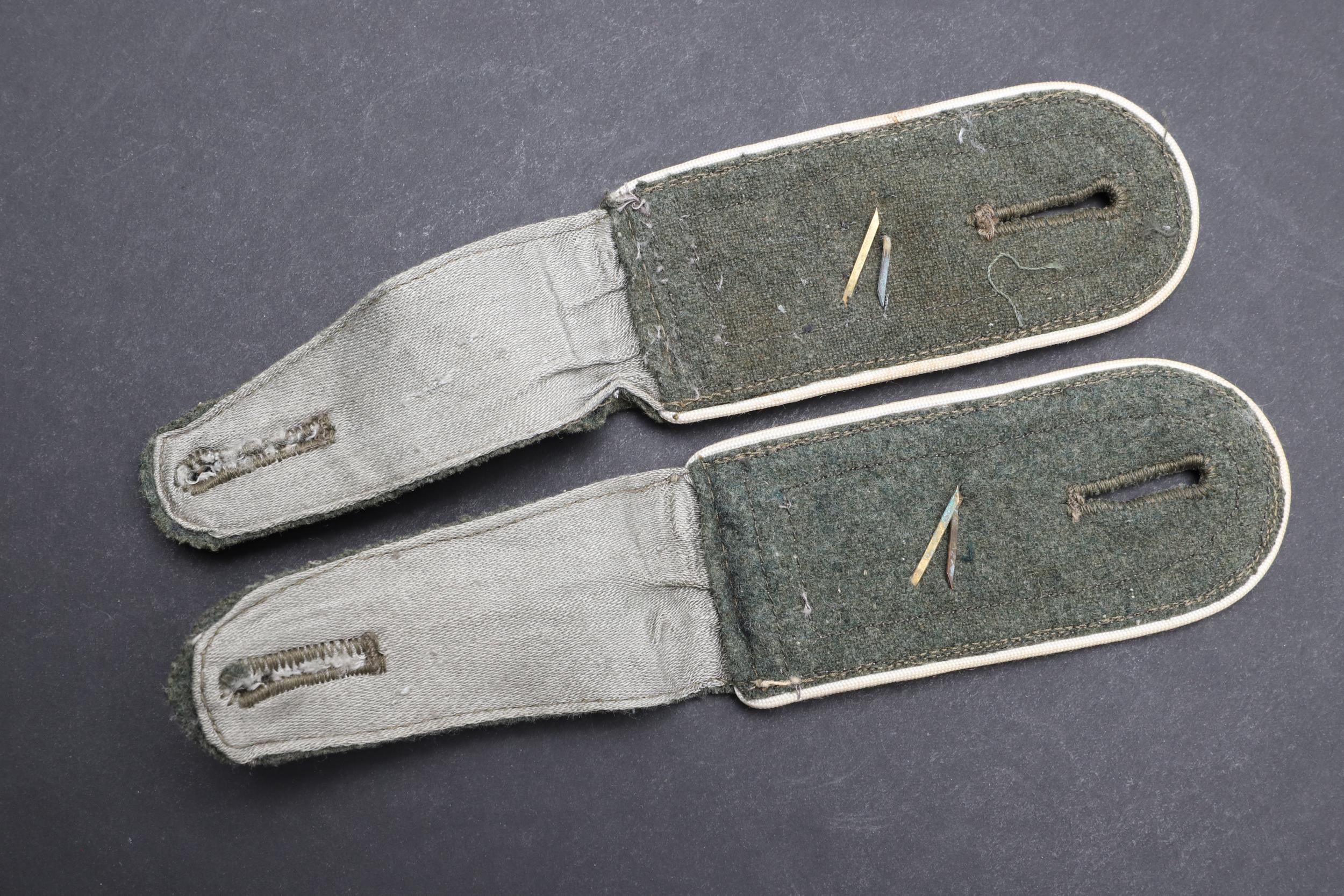 A PAIR OF SECOND WORLD WAR GERMAN M.1943 PATTERN INFANTRY SHOULDER STRAPS. - Image 4 of 4