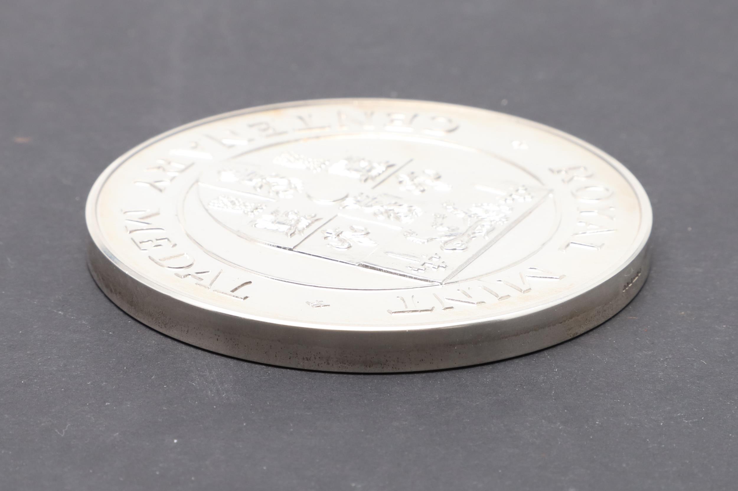 A SILVER MEDAL MARKING THE 800TH ANNIVERSARY OF THE CITY OF LONDON, 1989. - Bild 4 aus 6
