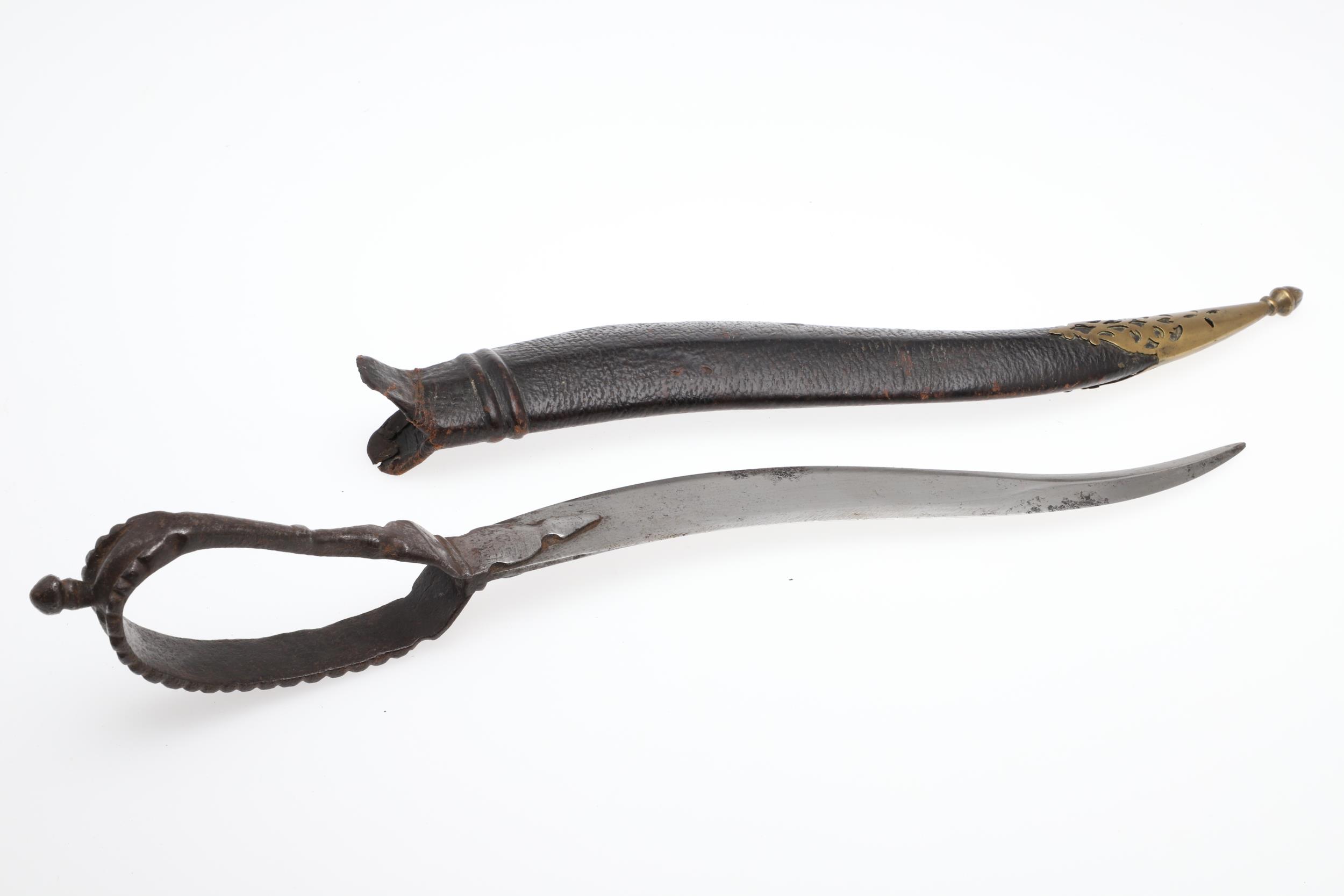 AN INDIAN BICHWA KNIFE AND SCABBARD. - Image 5 of 10