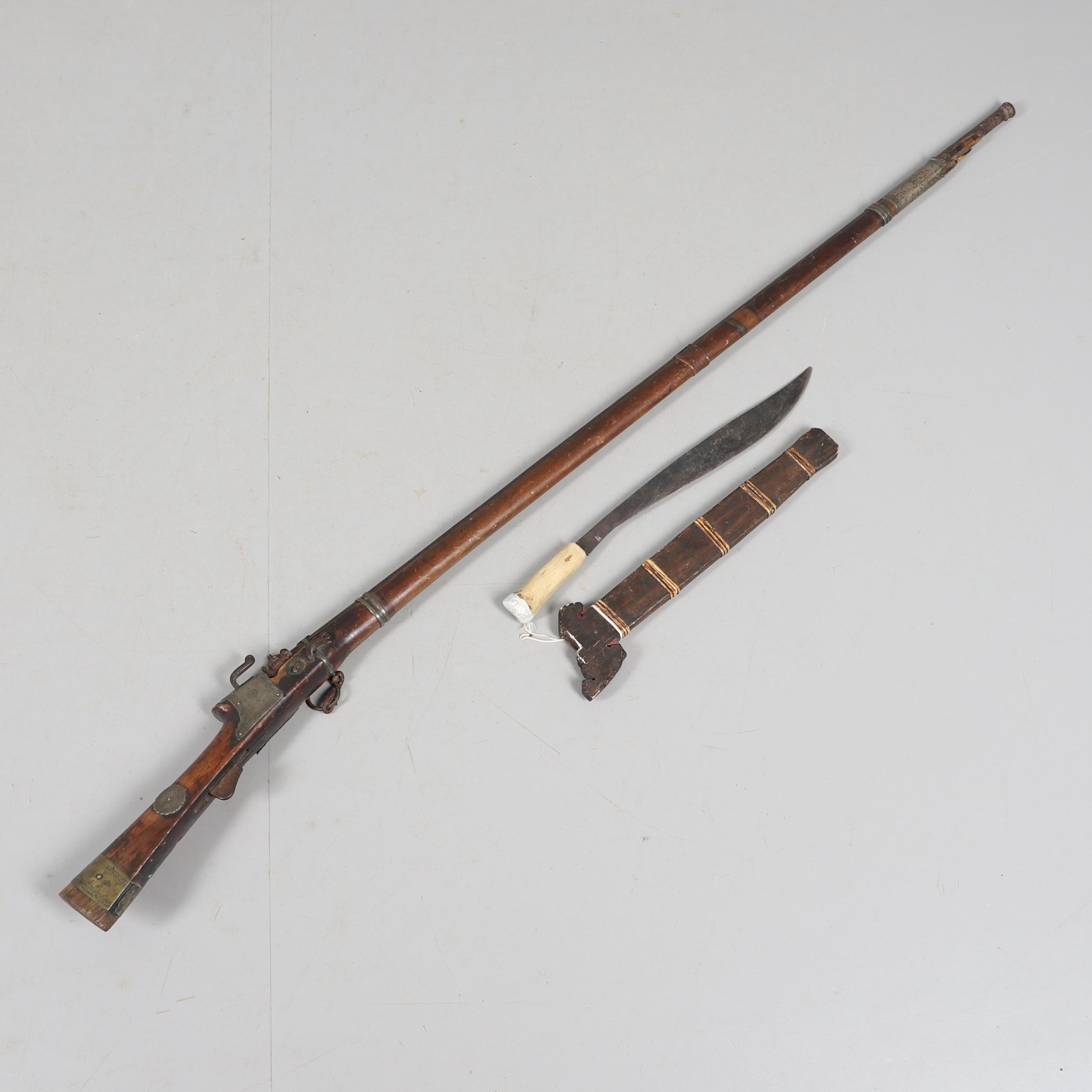 A 19TH CENTURY MATCHLOCK LONG GUN. - Image 2 of 25