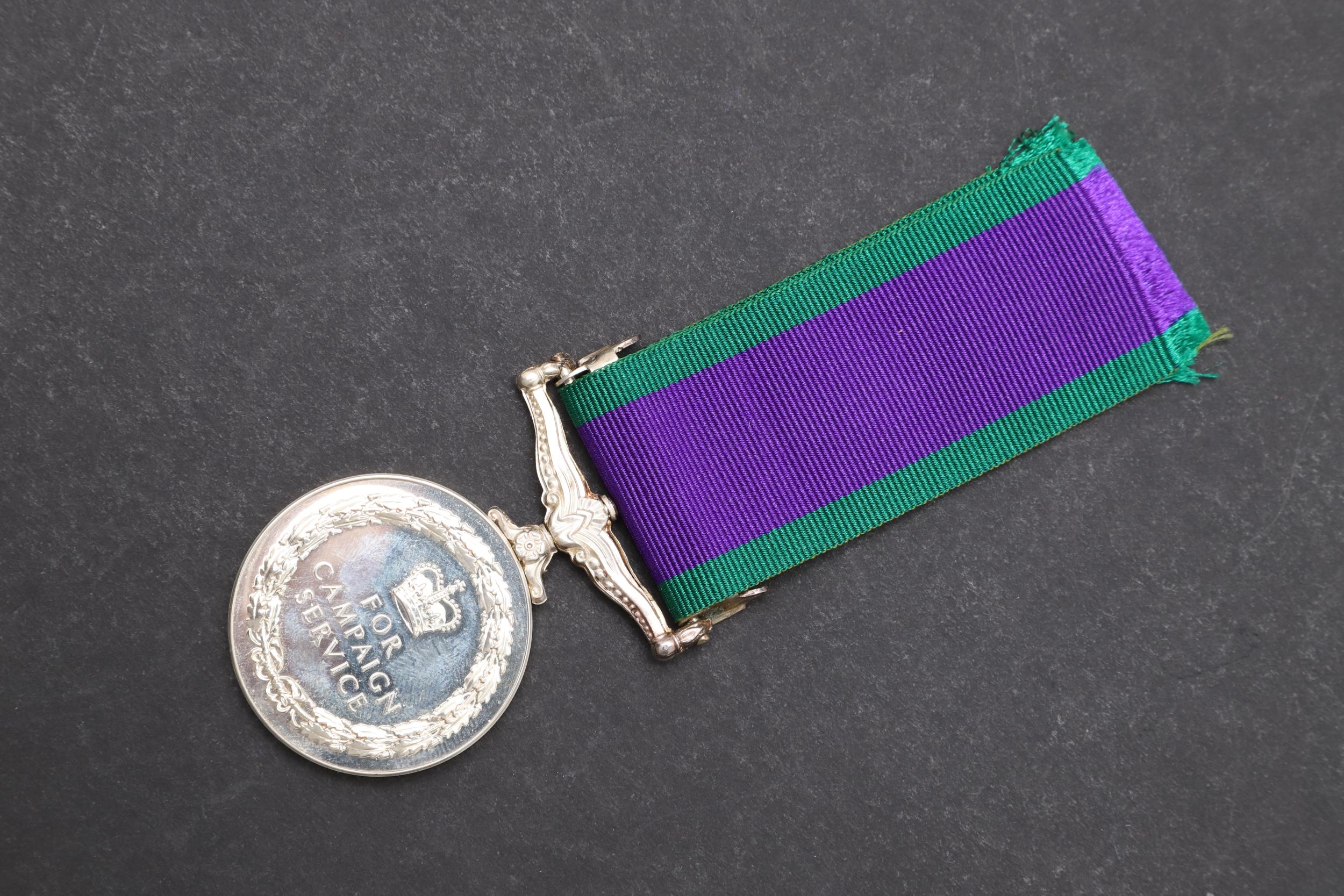 A GENERAL SERVICE MEDAL WITH NORTHERN IRELAND CLASP TO THE ARMED FORCES CHARITY. - Bild 3 aus 5