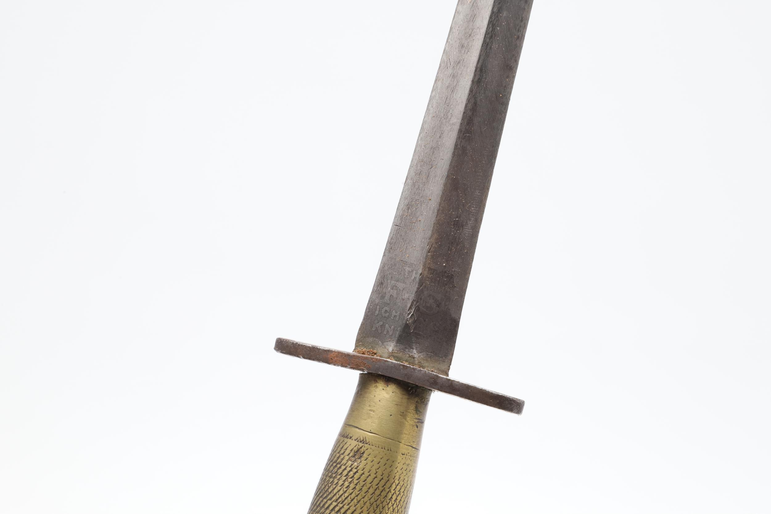 A WILKINSON SWORD FAIRBAIRN SYKES FIGHTING KNIFE. SIMILAR TO SECOND PATTERN. - Image 9 of 10