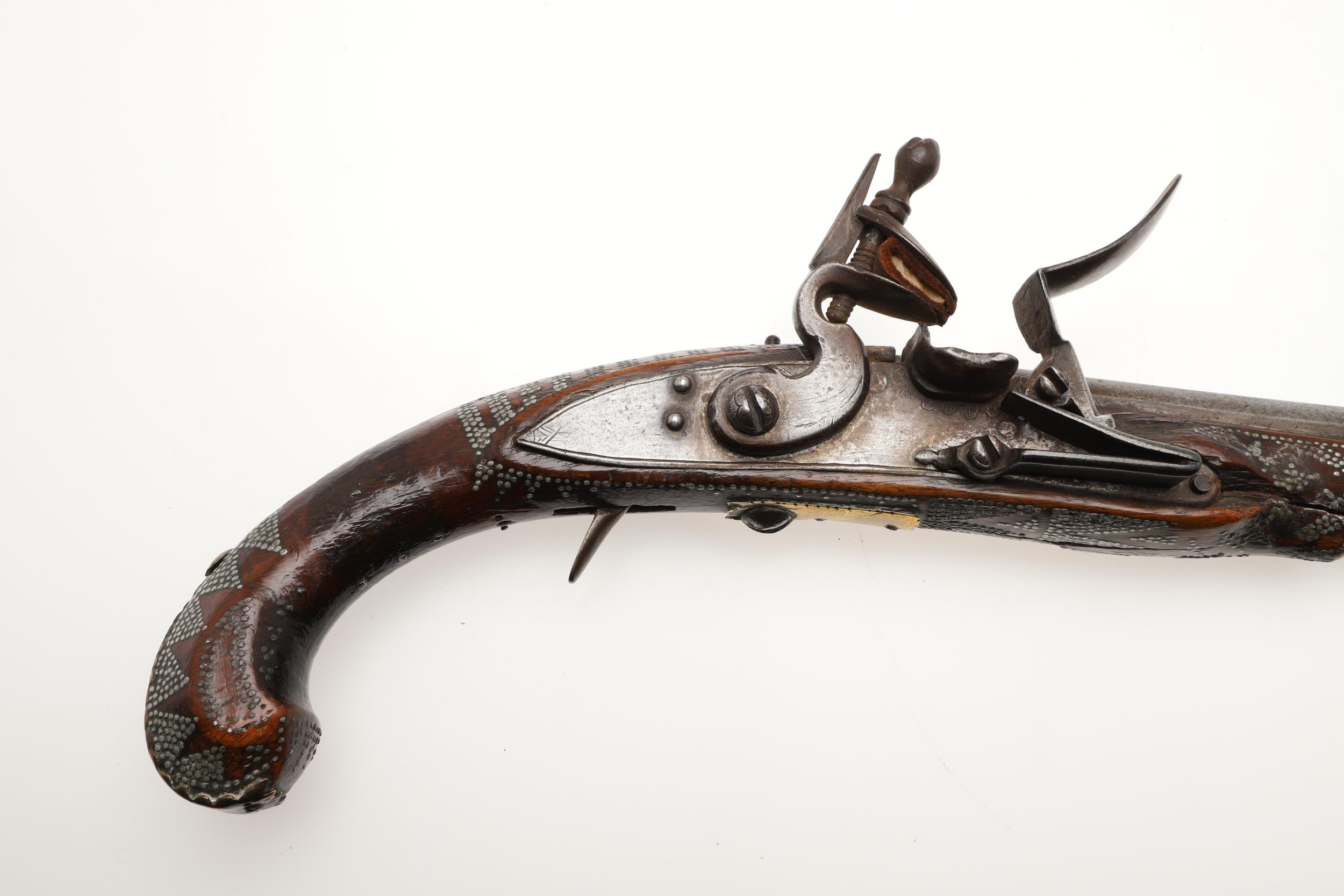 A PAIR OF DECORATED TURKISH FLINTLOCK PISTOLS. - Image 11 of 18